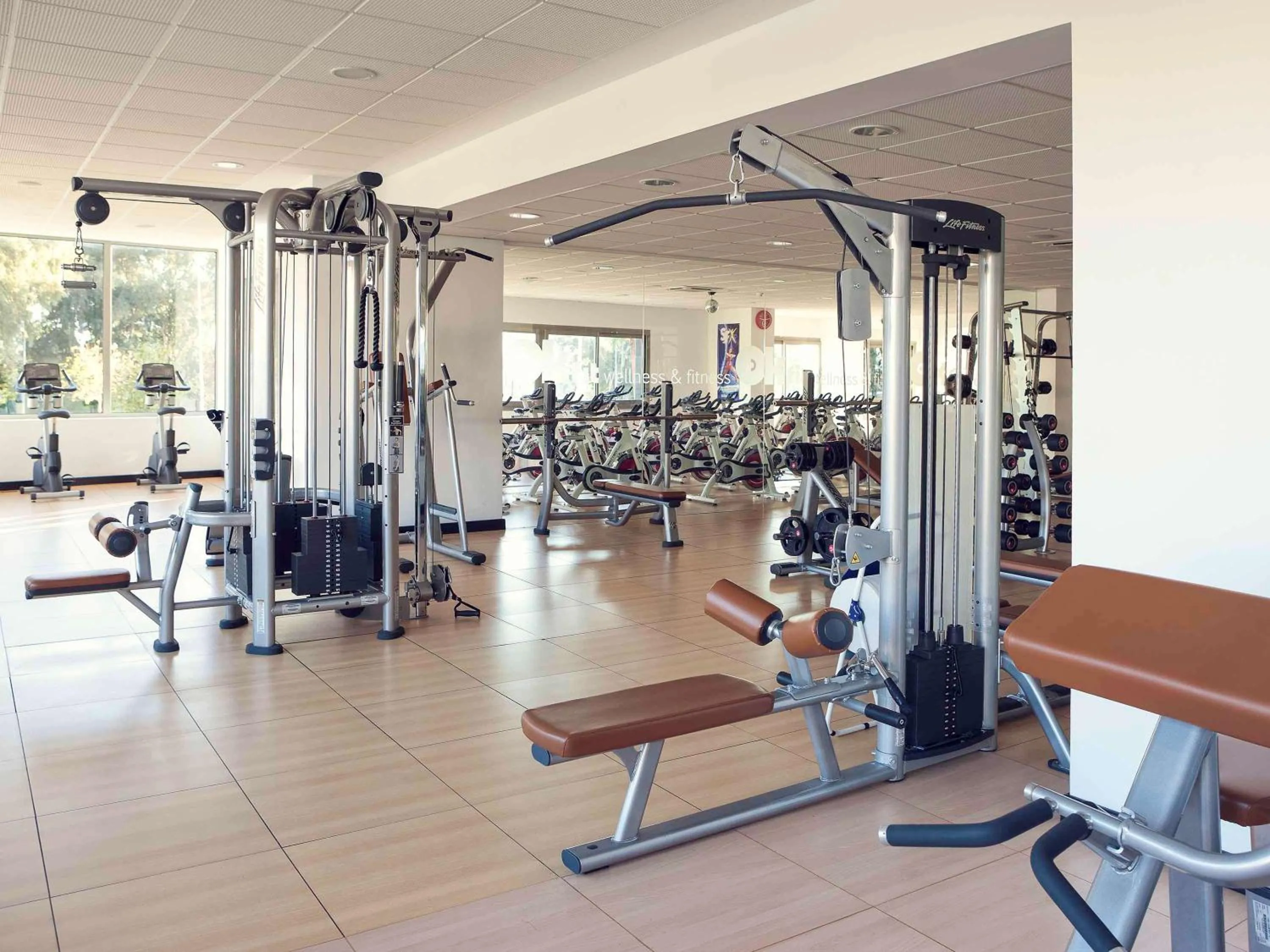 Fitness centre/facilities in Suittes Hotel