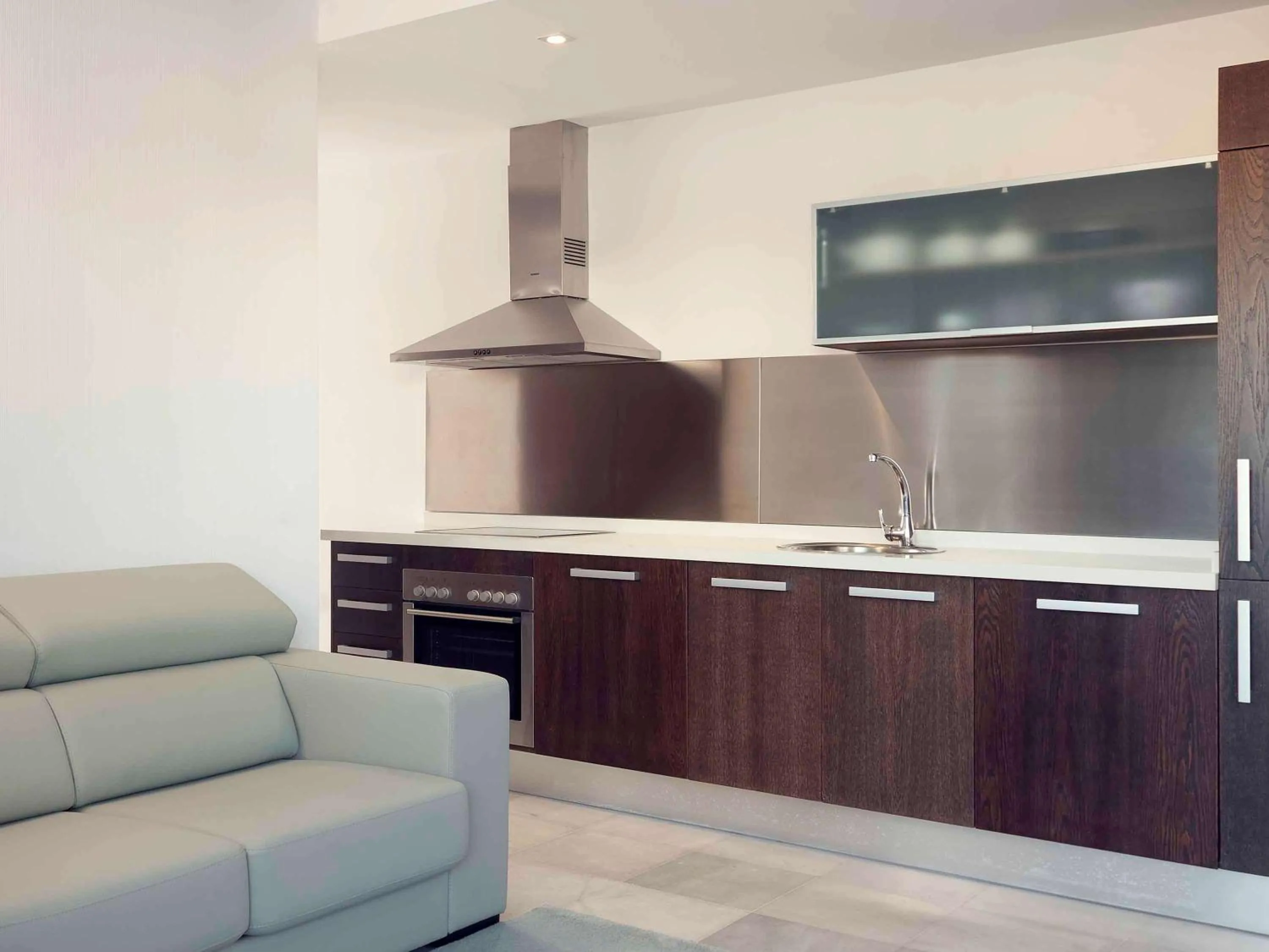 Photo of the whole room in Suittes Hotel