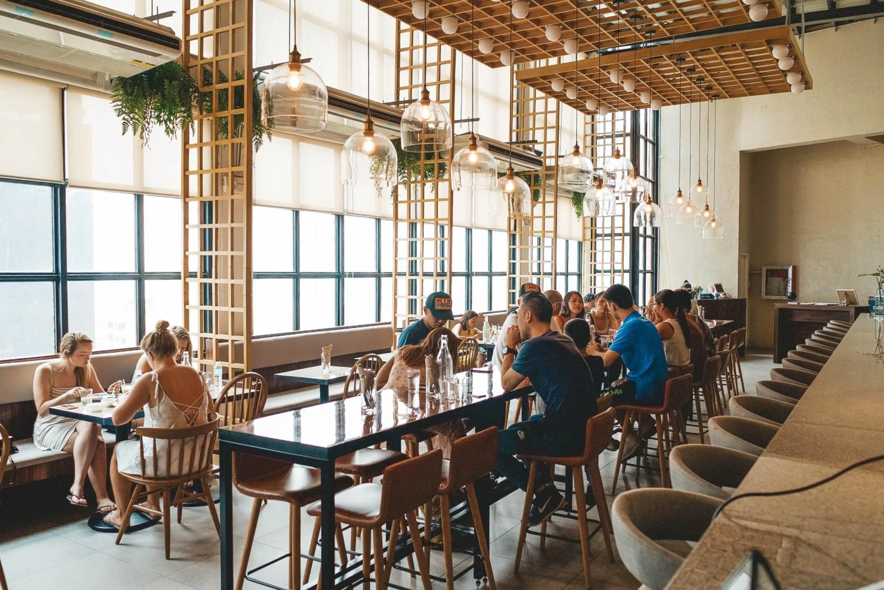 Restaurant/places to eat in Lub d Manila Makati - Central Makati, Near Nightlife