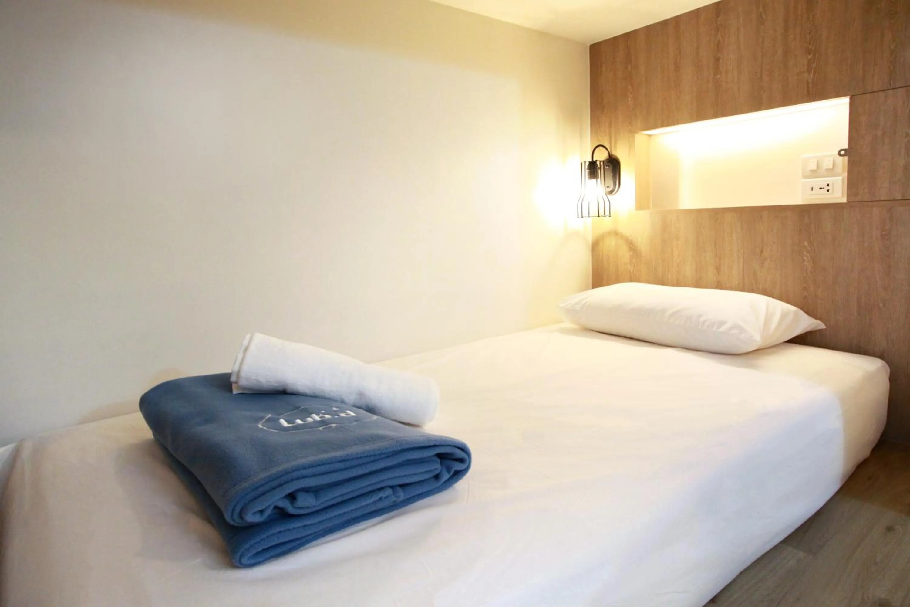 cot, Bed in Lub d Manila Makati - Central Makati, Near Nightlife