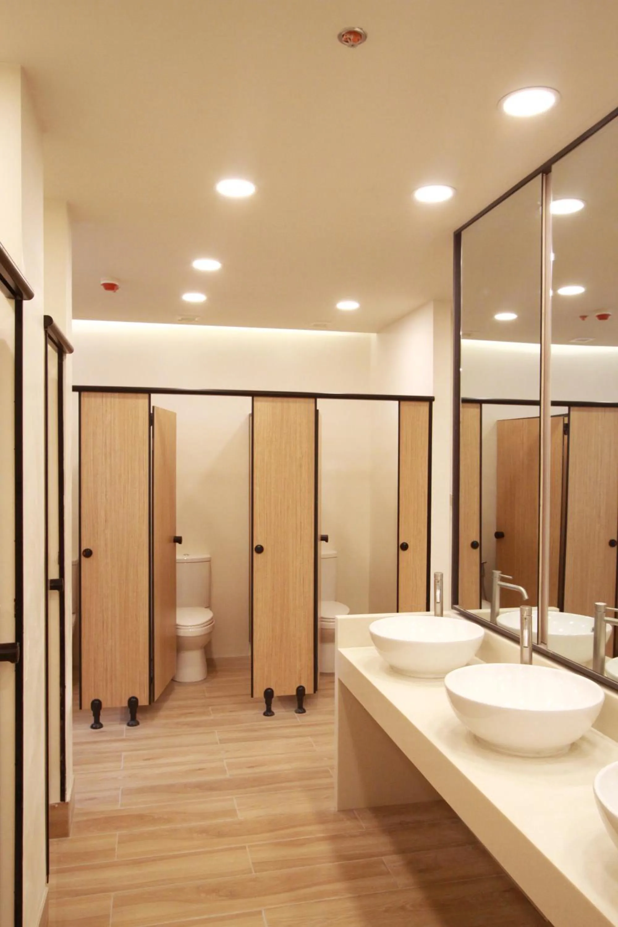 Toilet in Lub d Manila Makati - Central Makati, Near Nightlife