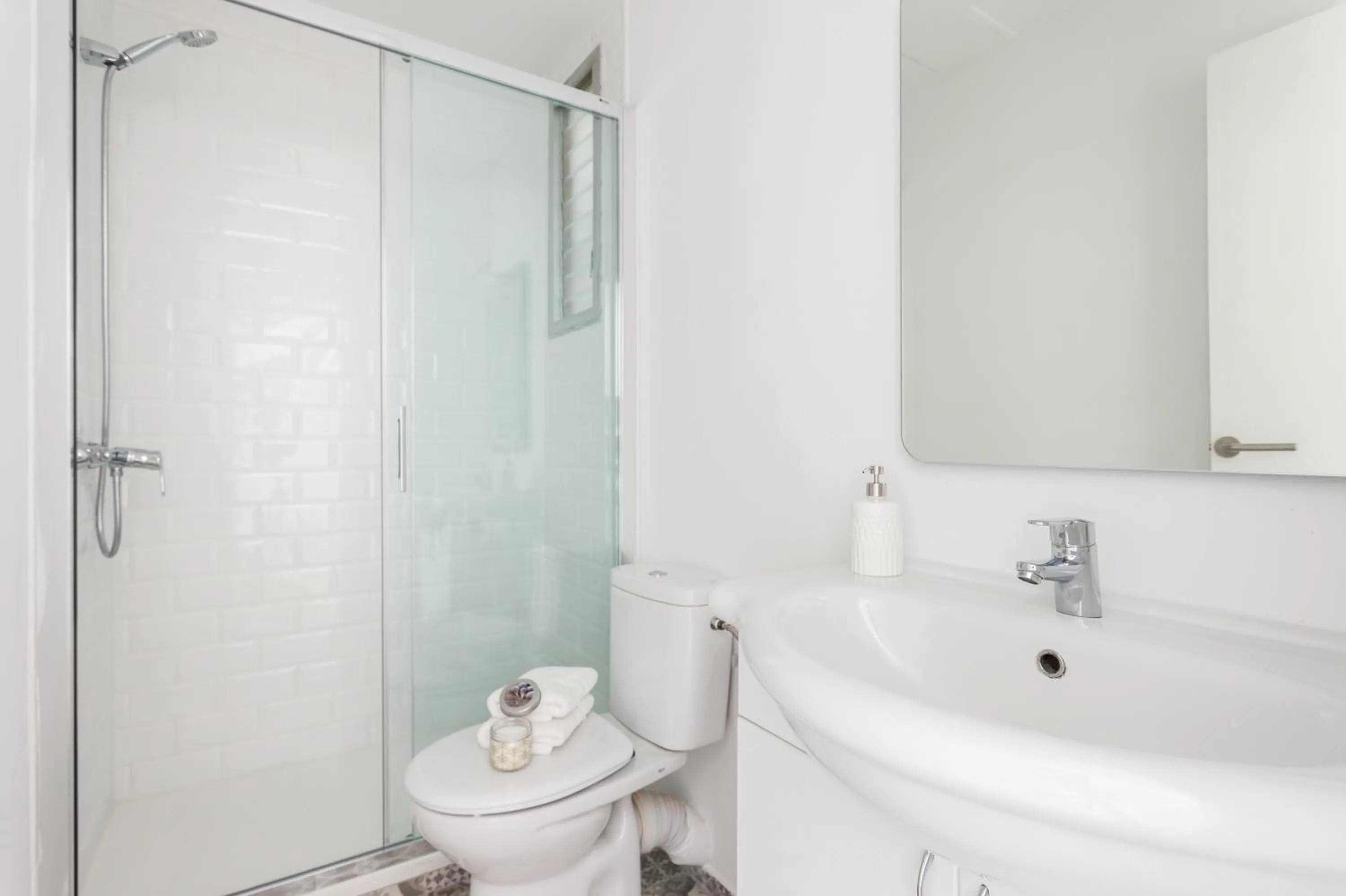 Shower in Flateli Providencia