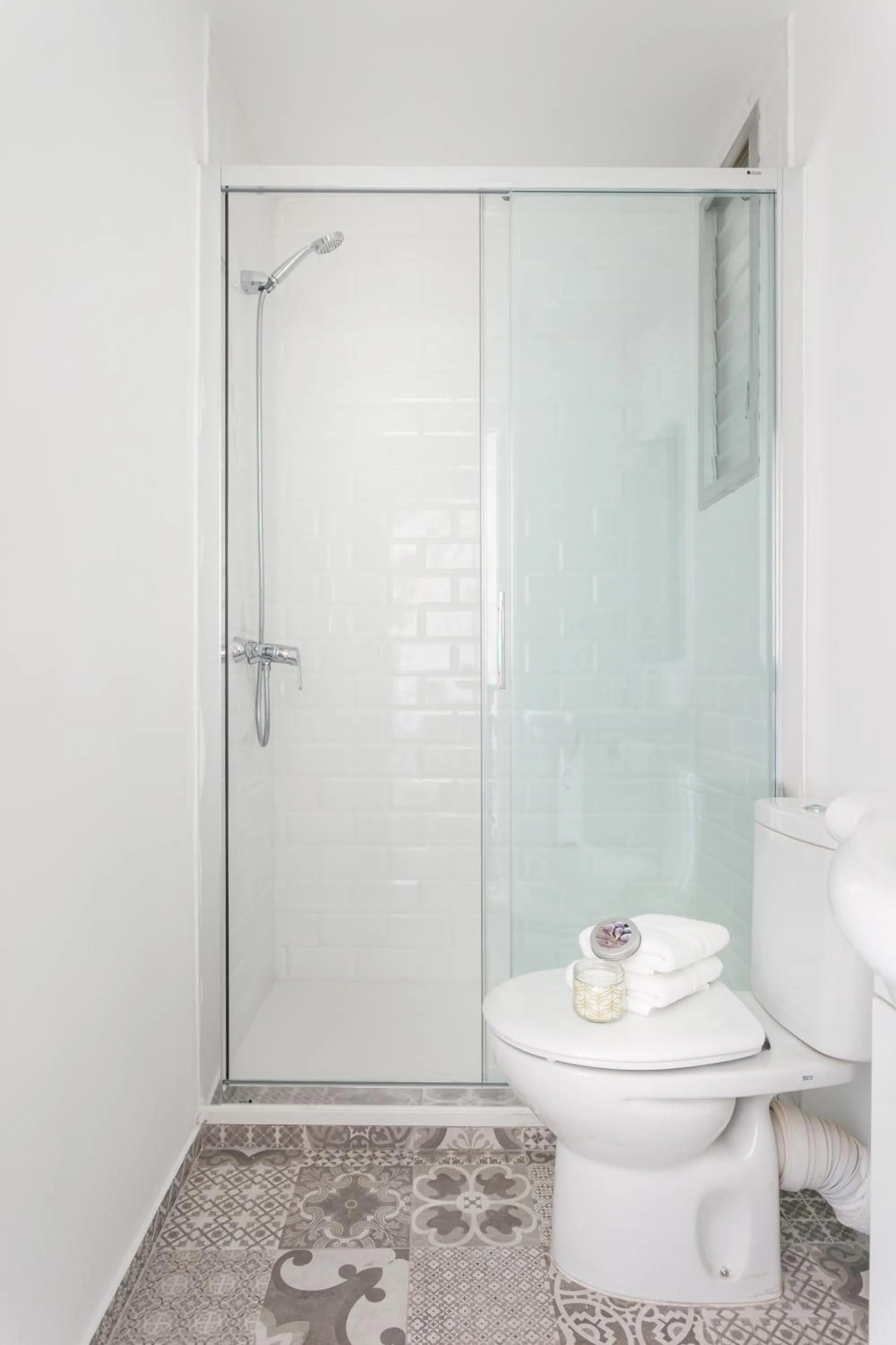 Shower in Flateli Providencia