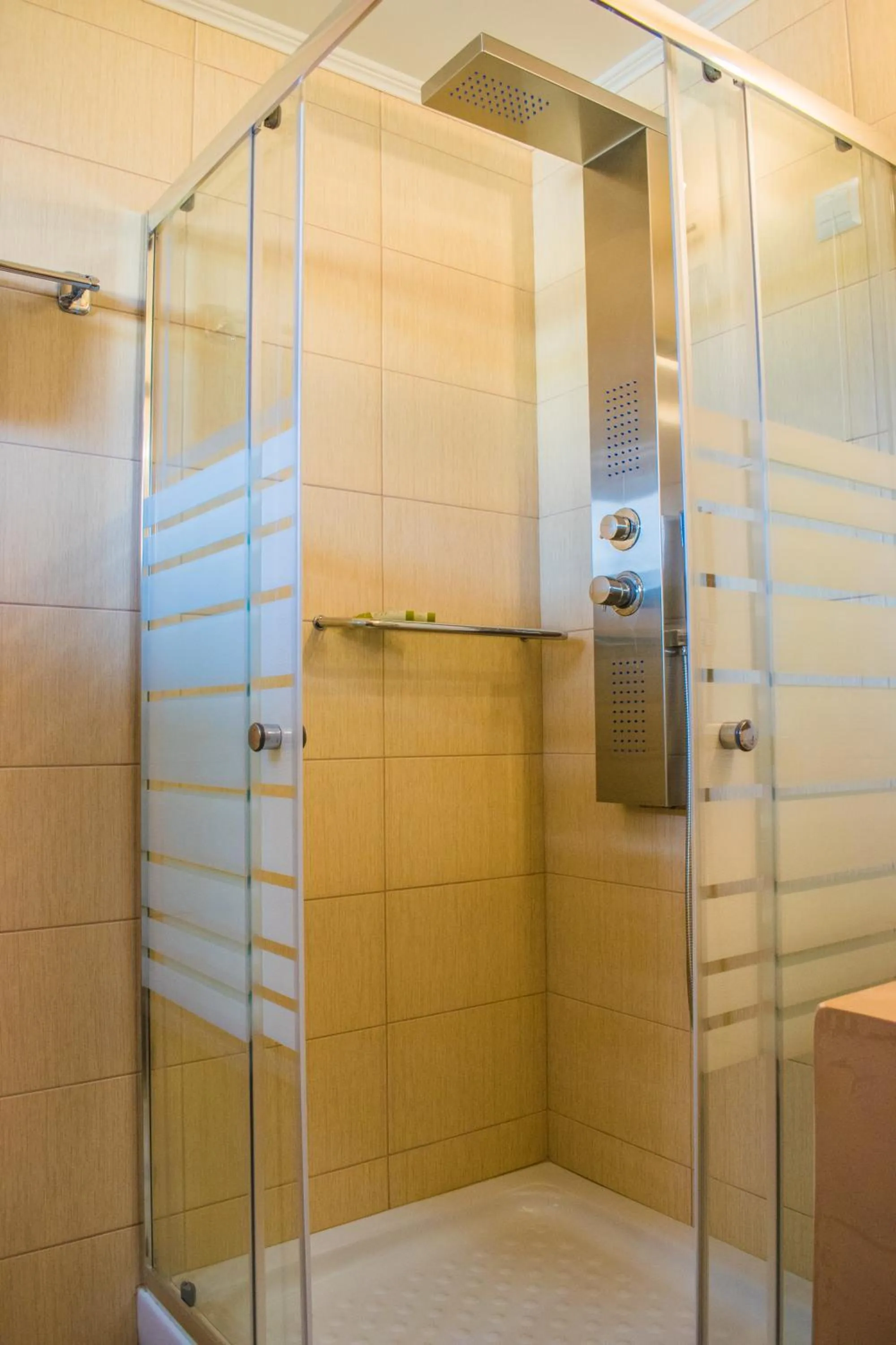 Shower in Kallisti Hotel