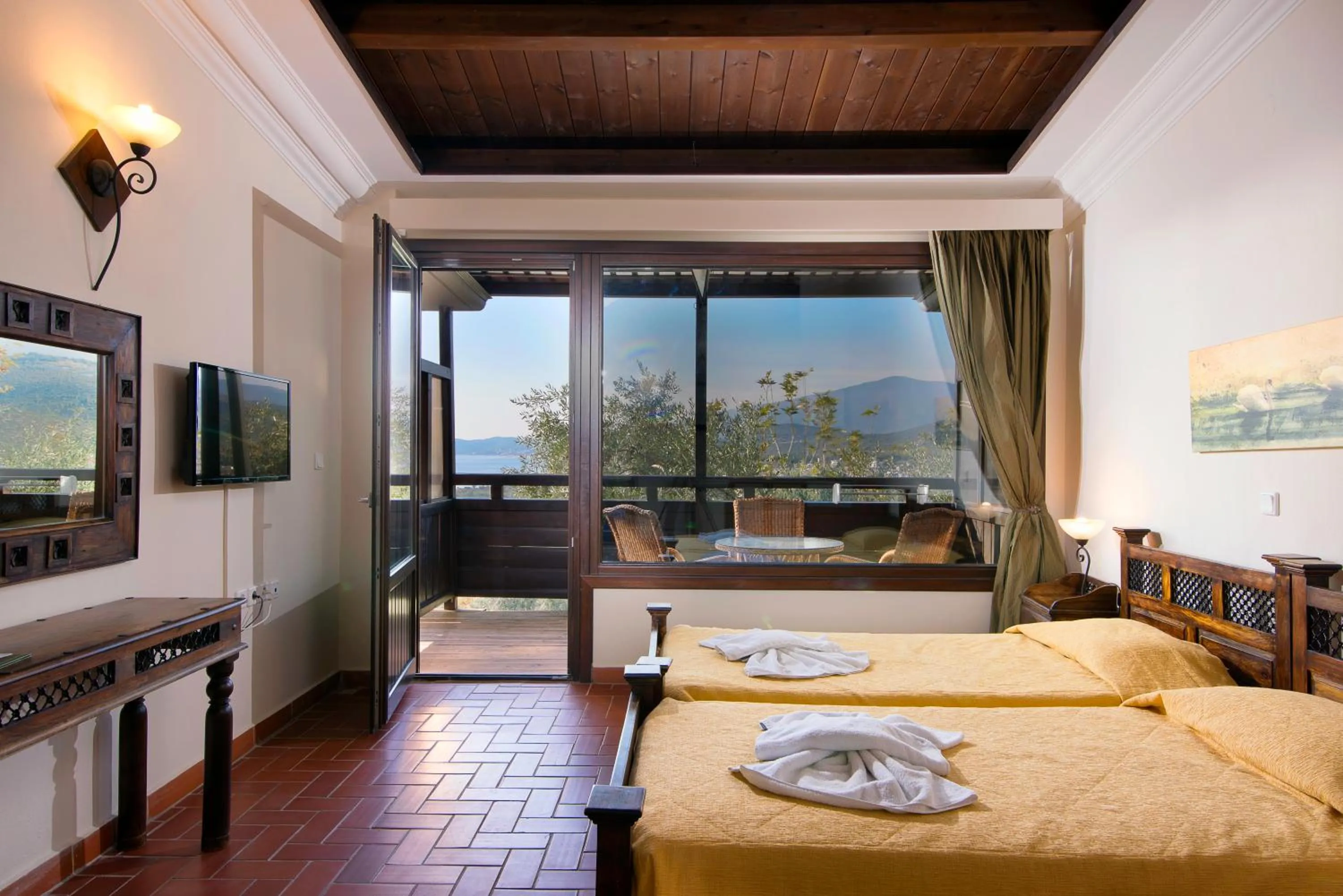 Photo of the whole room, Bed in Kallisti Hotel