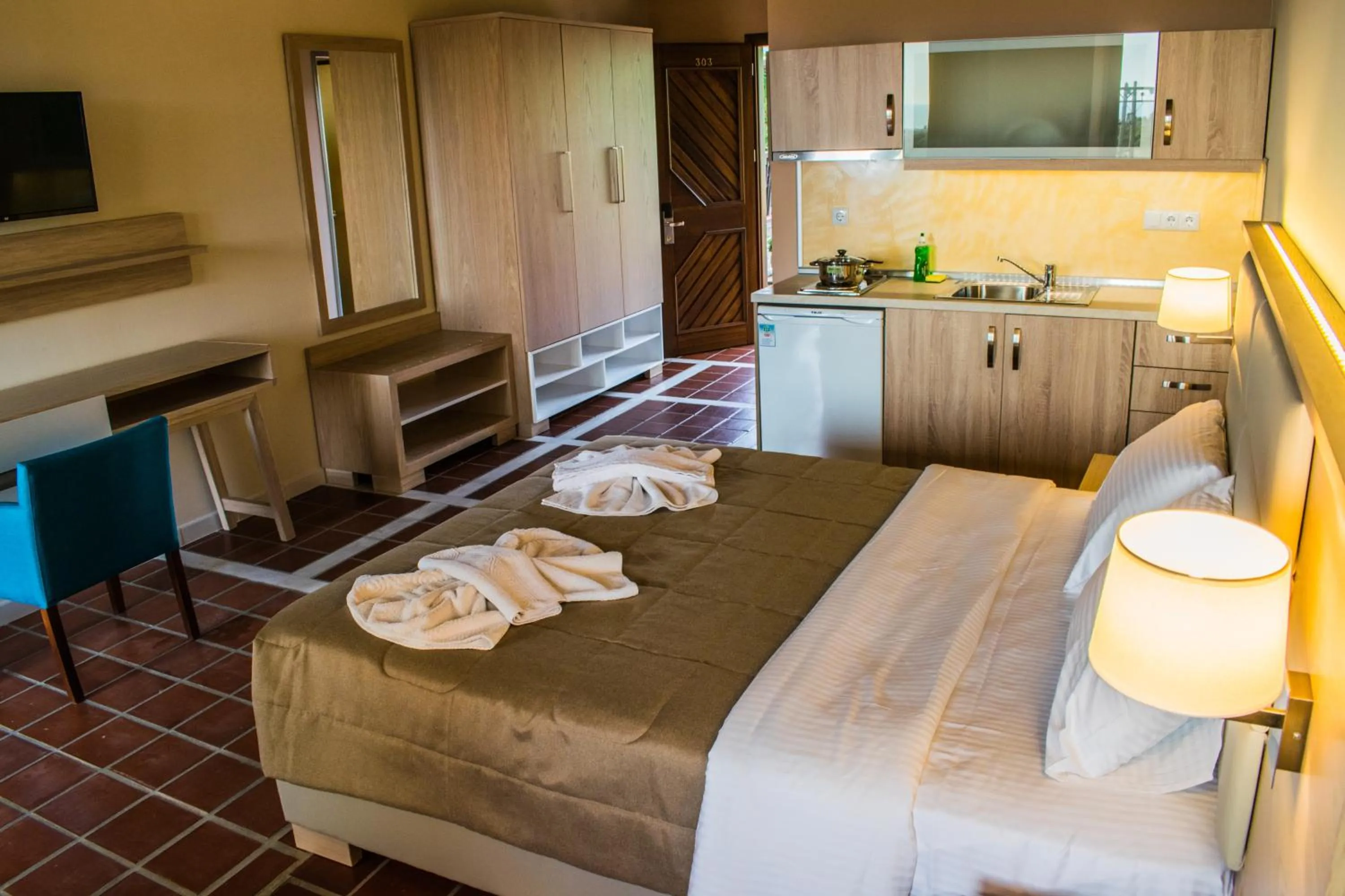 Photo of the whole room, Bed in Kallisti Hotel