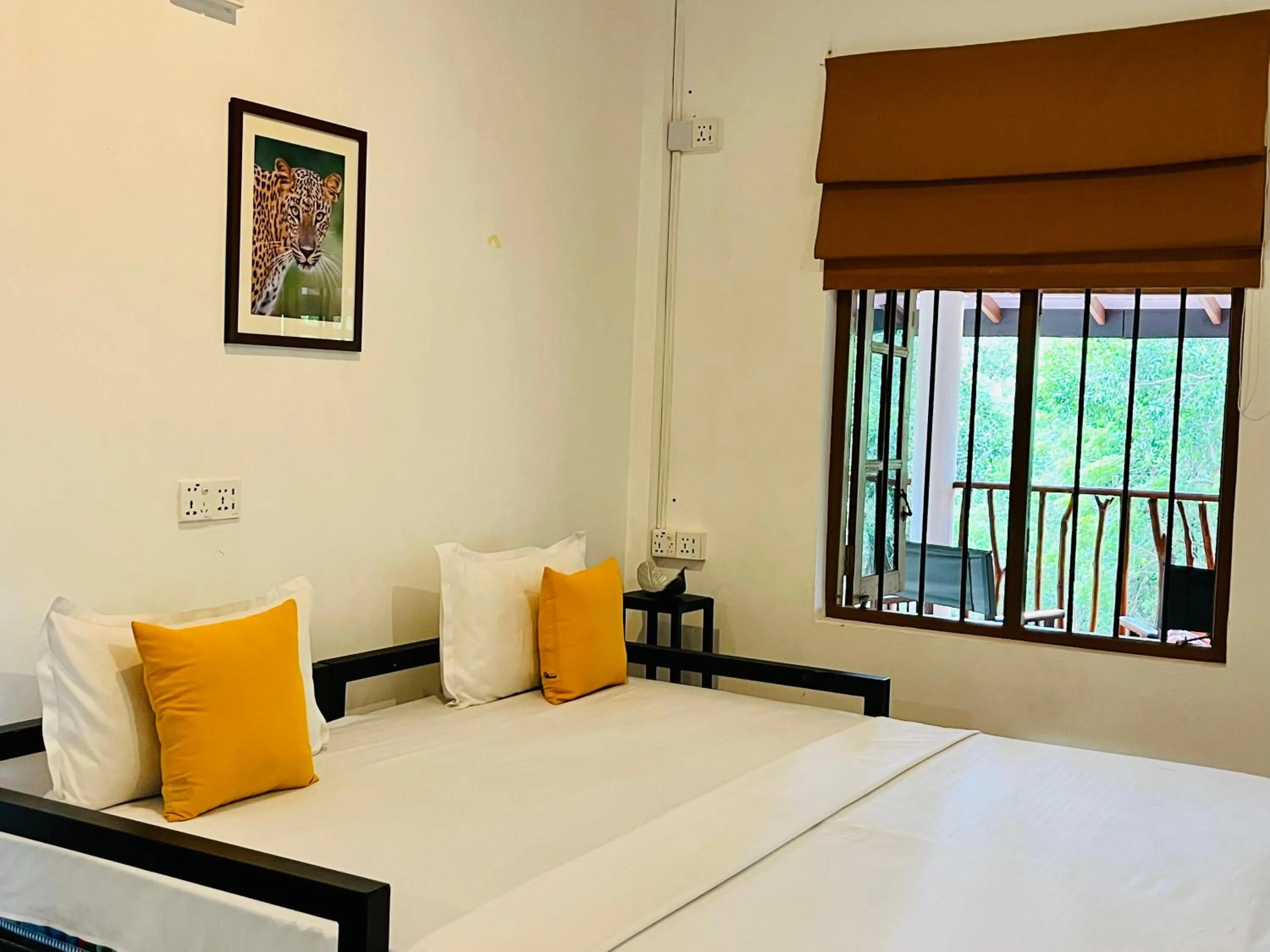 Bedroom, Bed in Funky Leopard Safari Lodge Bordering Yala National Park