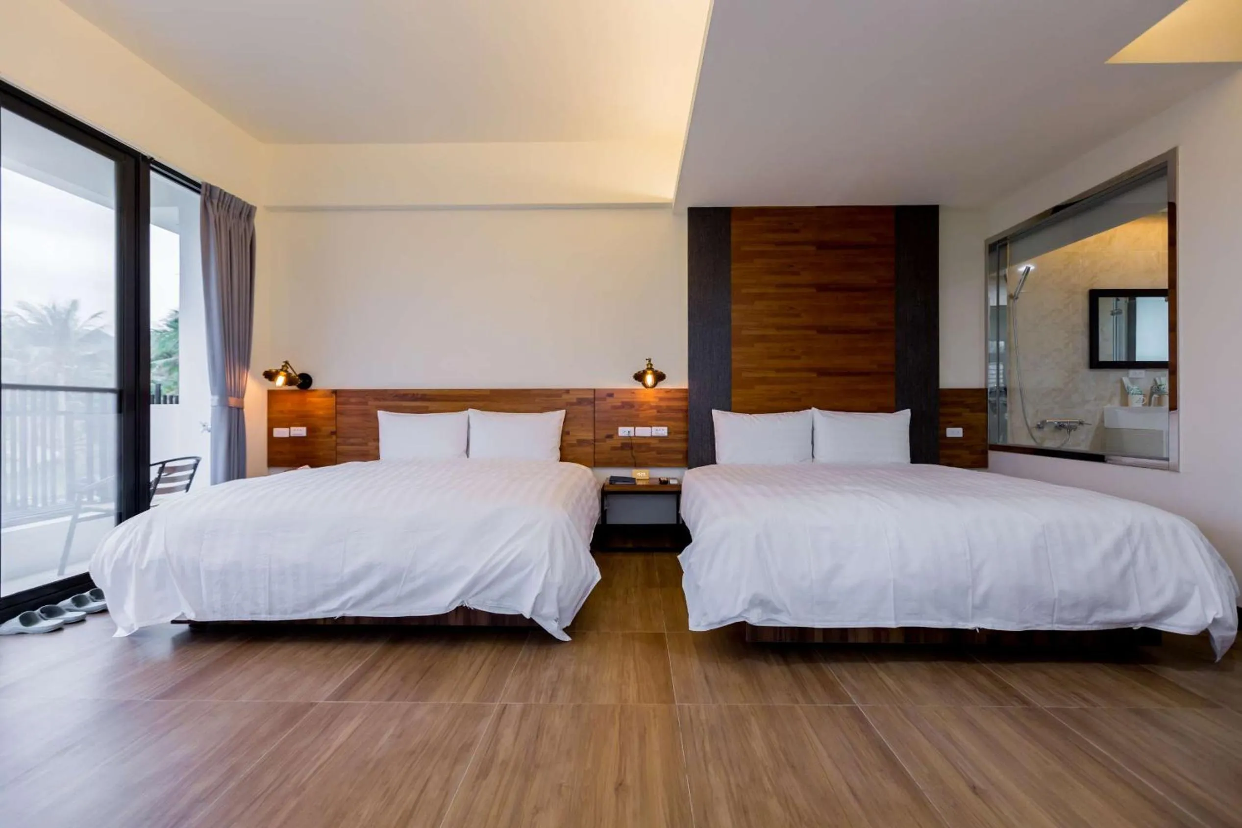 Bed in Rich Sunshine Inn