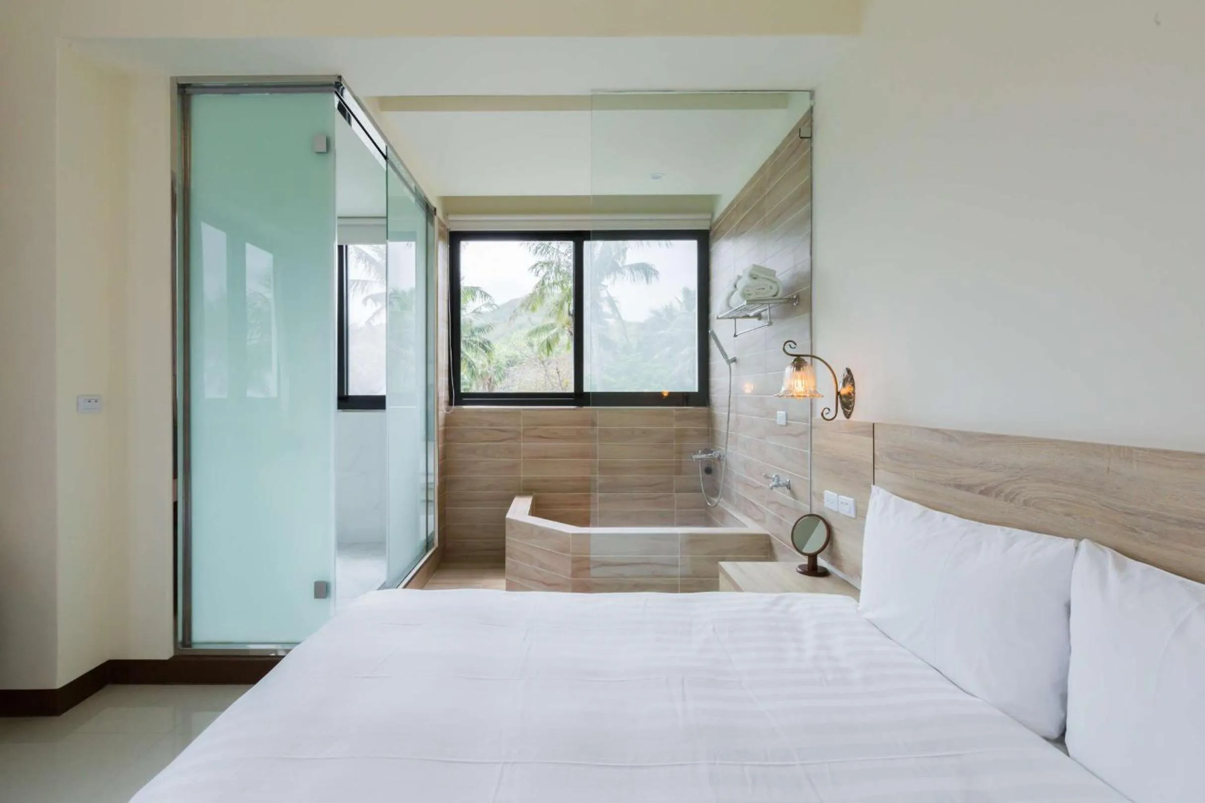 Bed in Rich Sunshine Inn