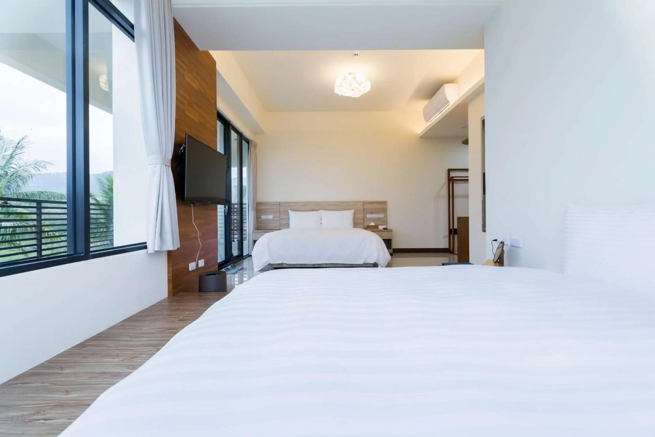 Bed in Rich Sunshine Inn