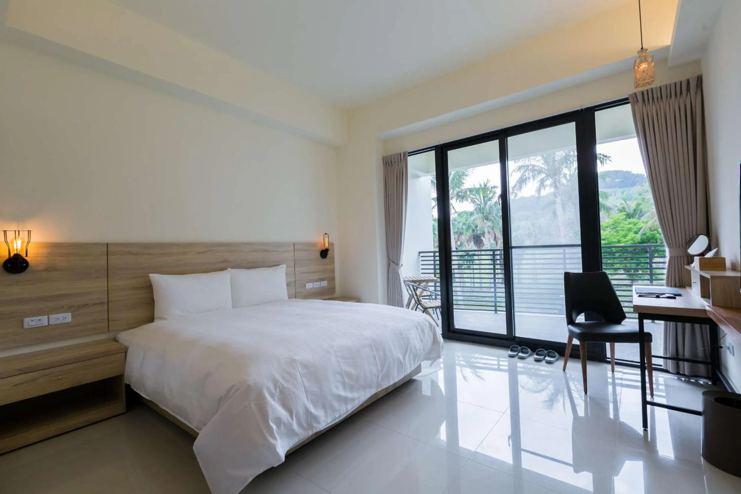 Bed in Rich Sunshine Inn