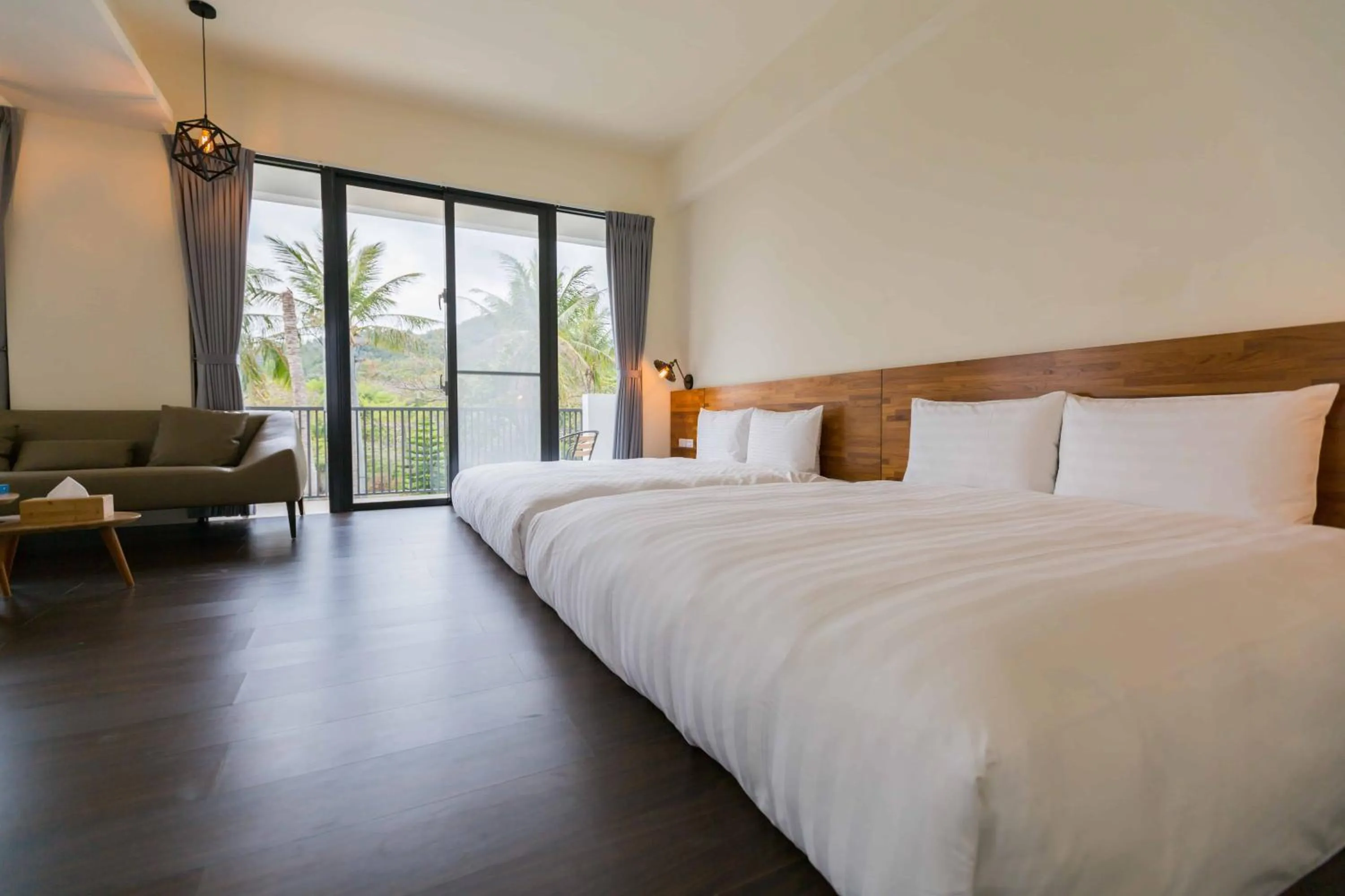 Bed in Rich Sunshine Inn