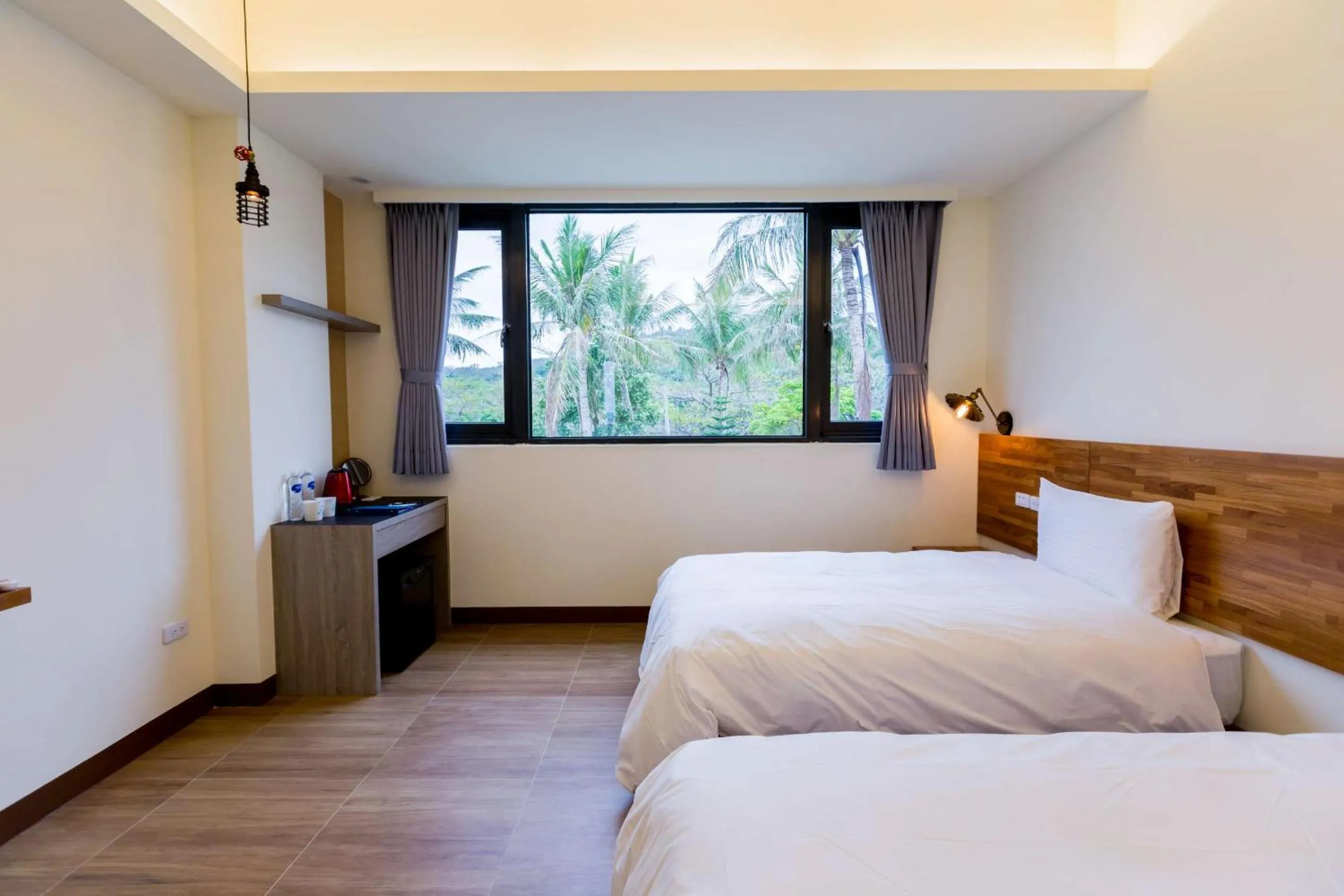 Bed in Rich Sunshine Inn