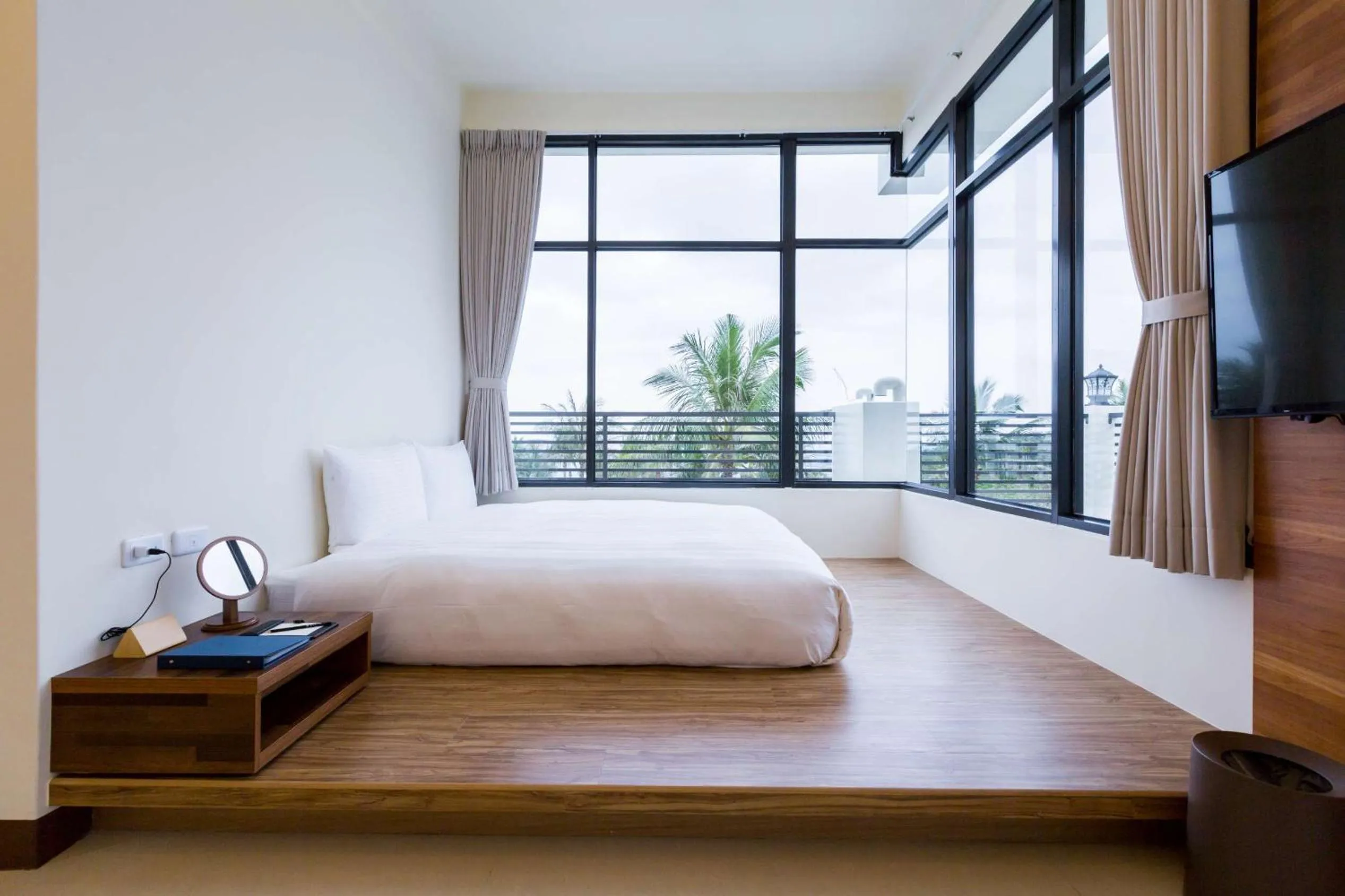 Bed in Rich Sunshine Inn