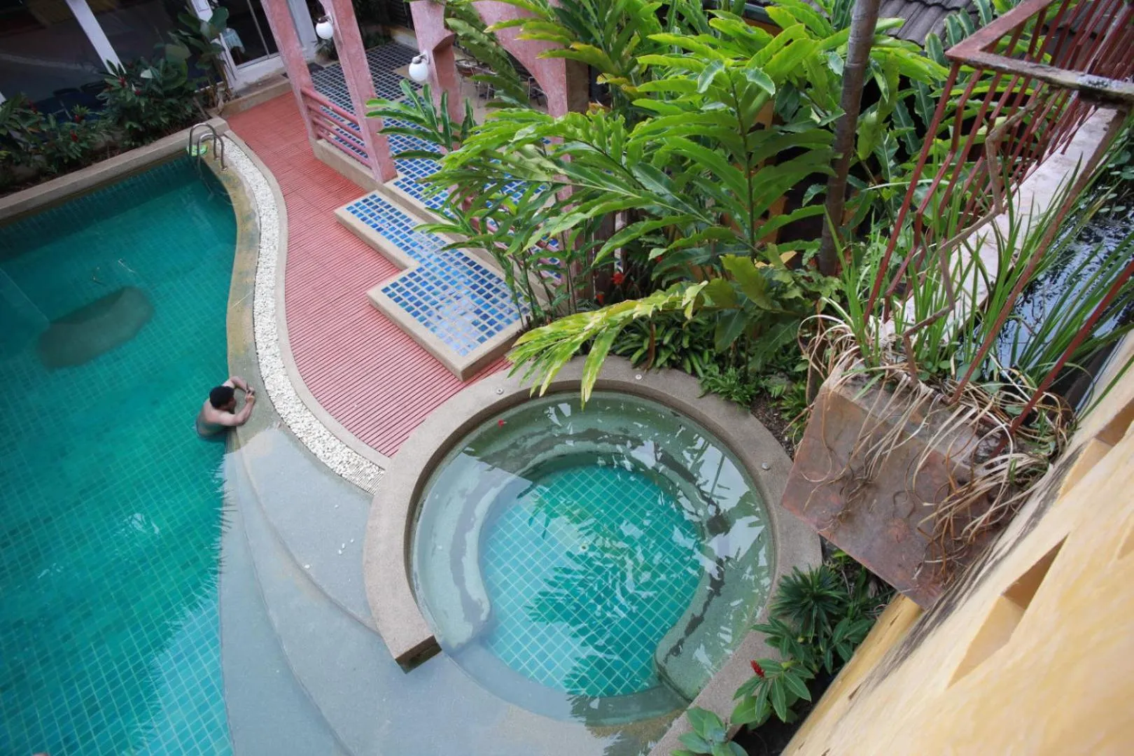 Bird's eye view in The Weenee Boutique