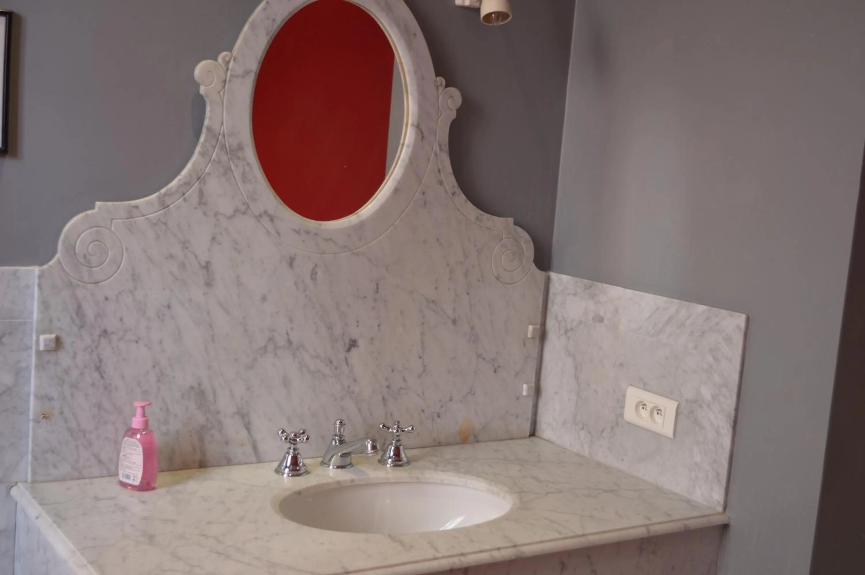 Shower in Villa Lafabregue