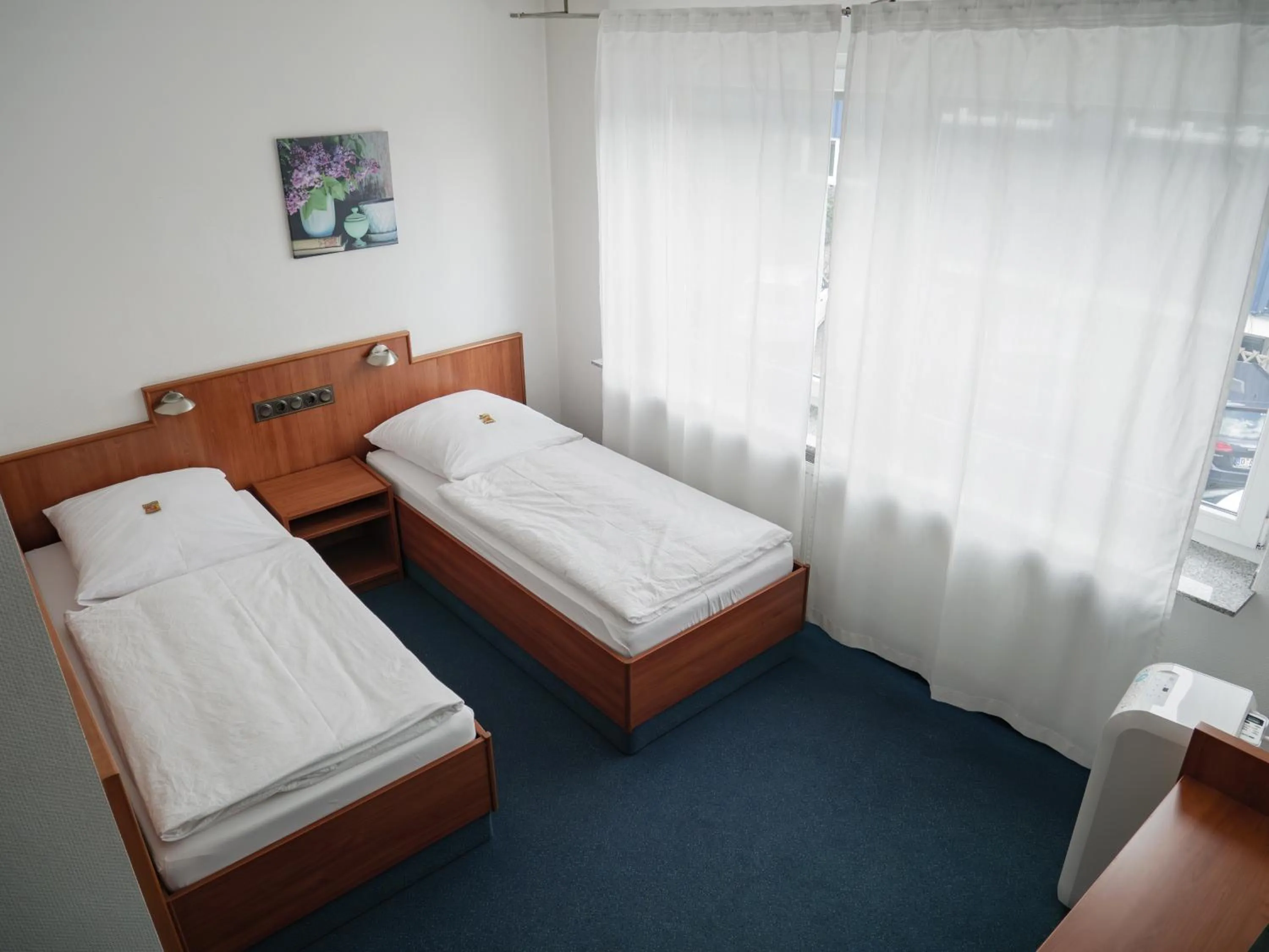 Bed in Airport Lounge Hotel Düsseldorf