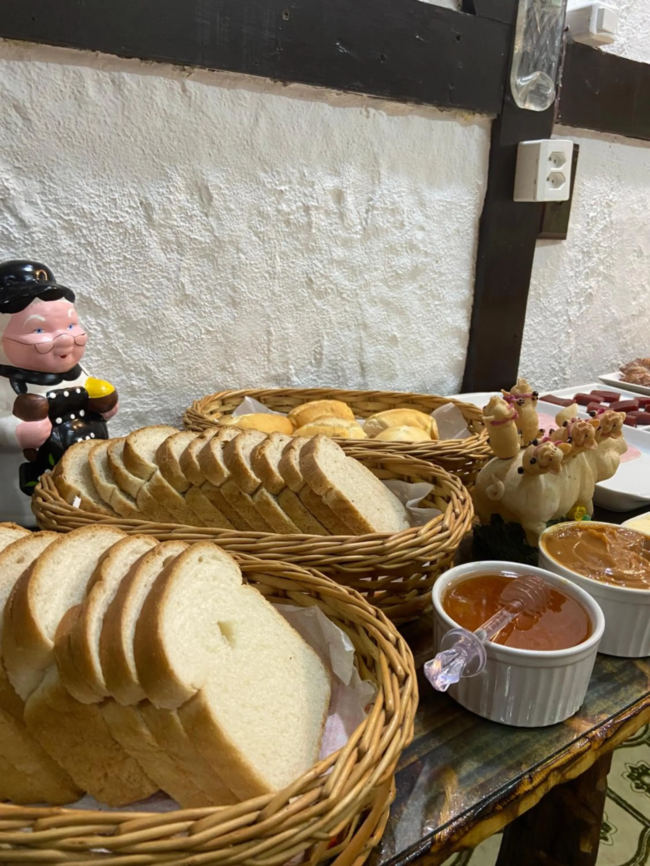 Breakfast in Pousada casa da Colina