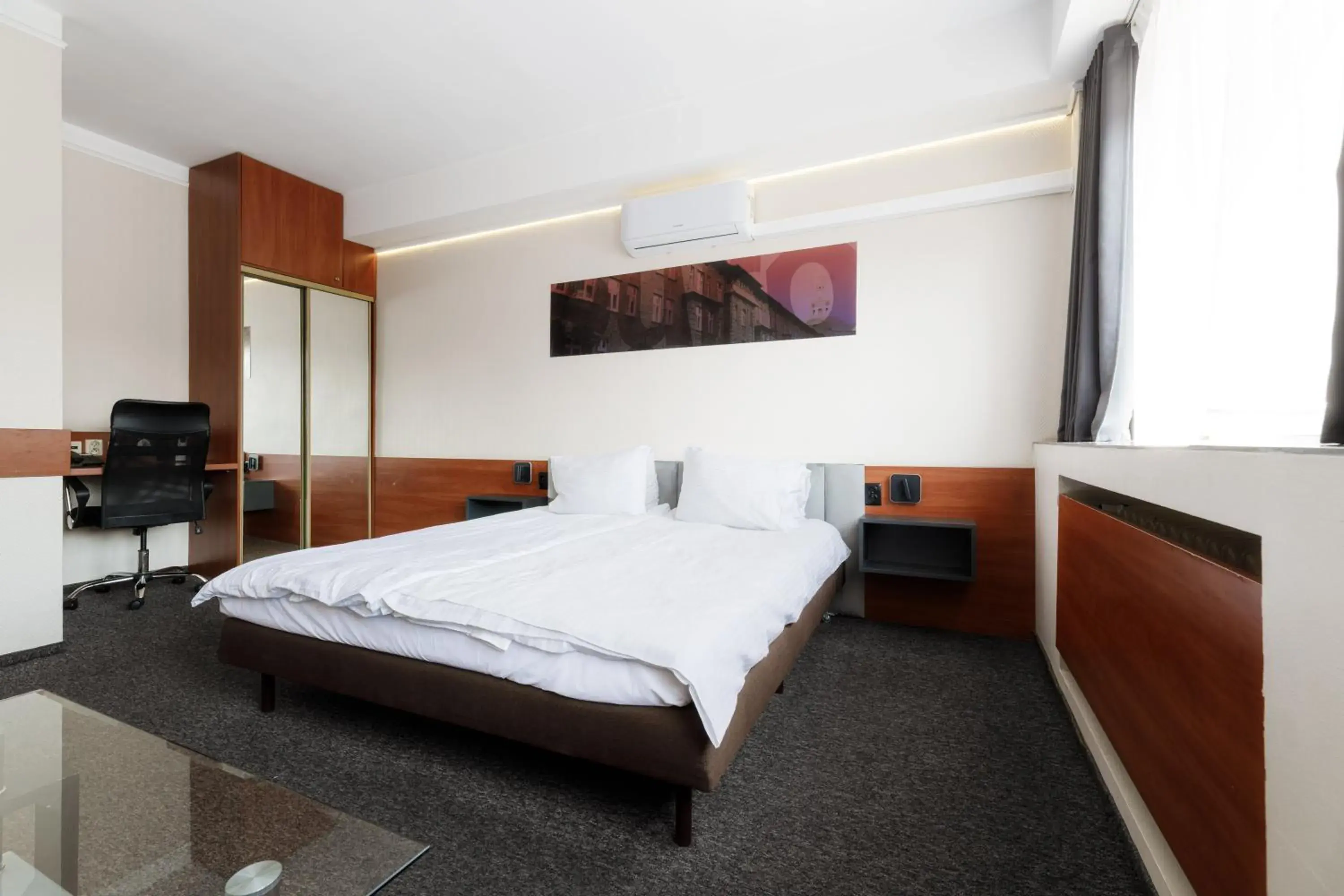 Superior Double Room in euroHOTEL Katowice Nikiszowiec Superior Double Room in euroHOTEL Katowice Nikiszowiec