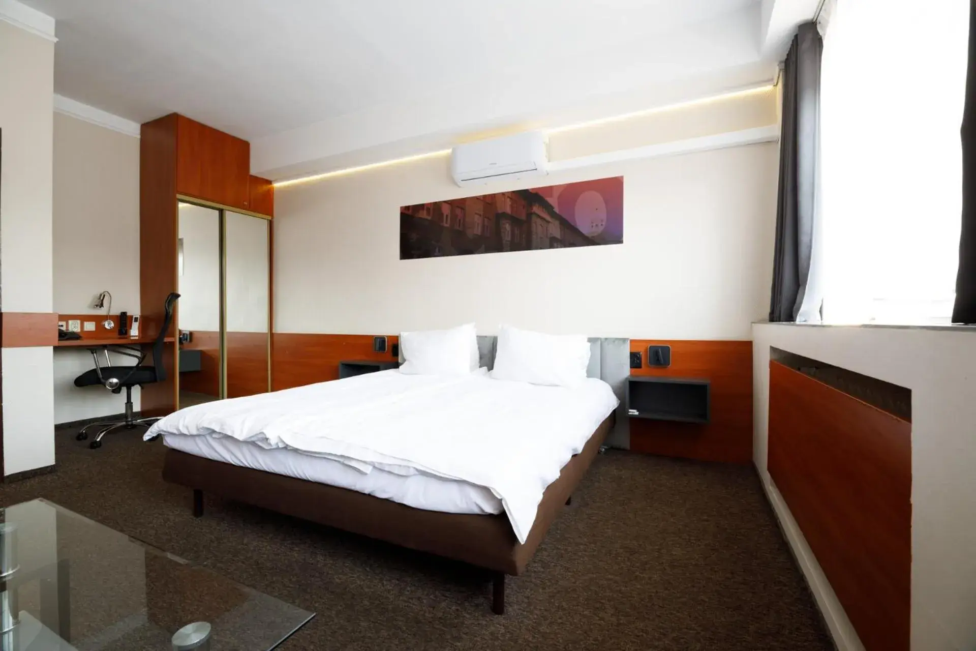 Superior Double Room in euroHOTEL Katowice Nikiszowiec Superior Double Room in euroHOTEL Katowice Nikiszowiec