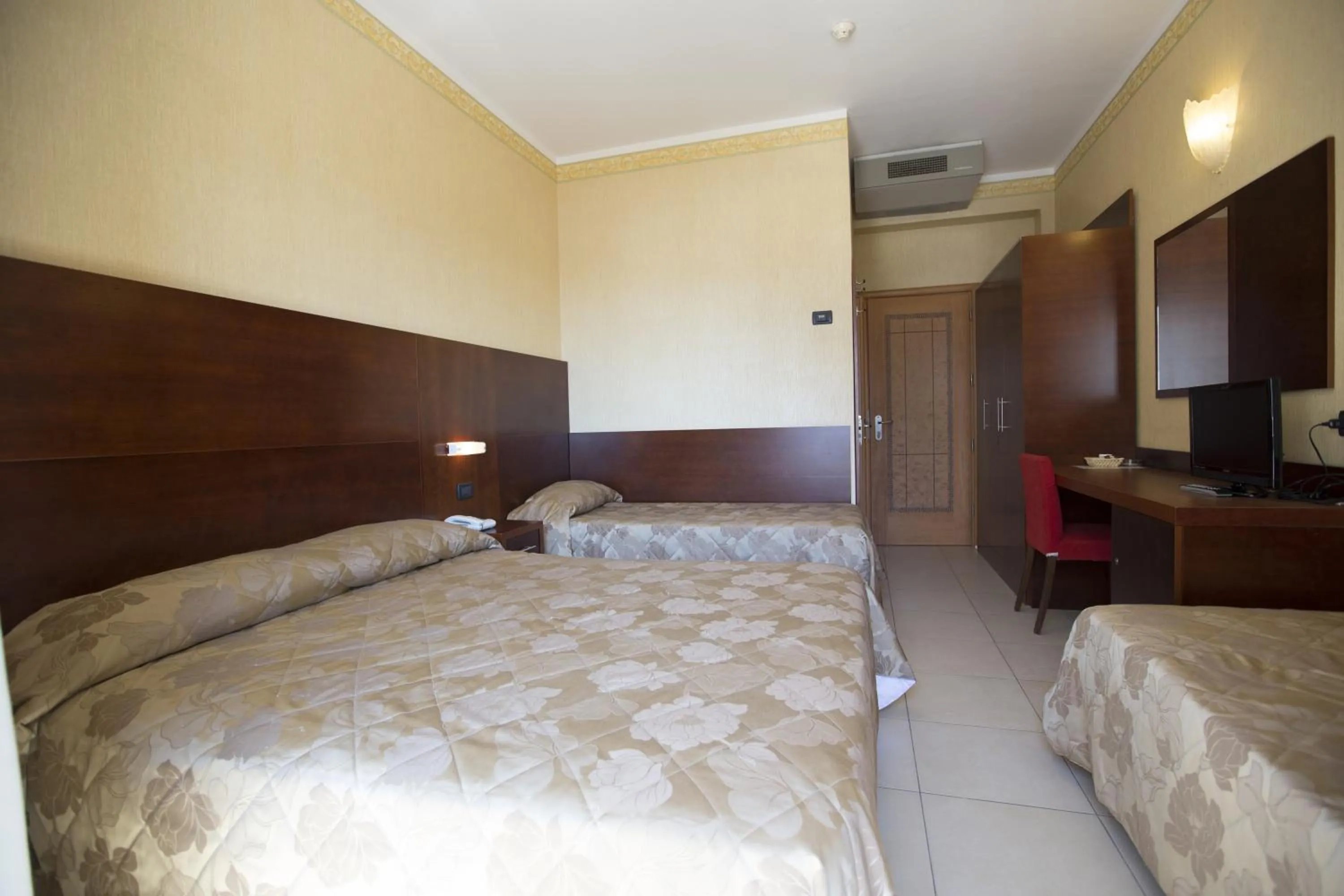 Bed in Hotel Metropole