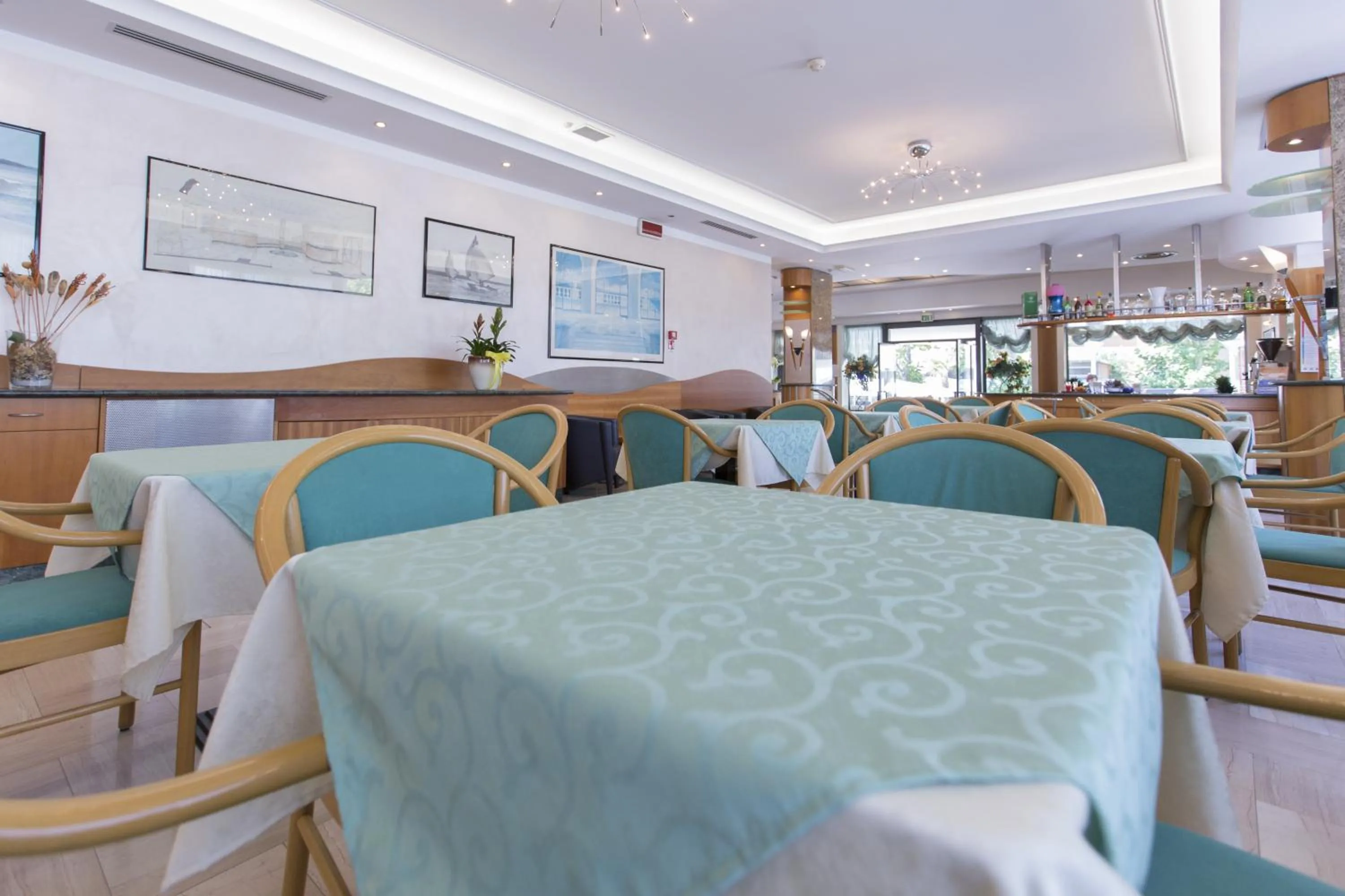 Communal lounge/ TV room in Hotel Metropole