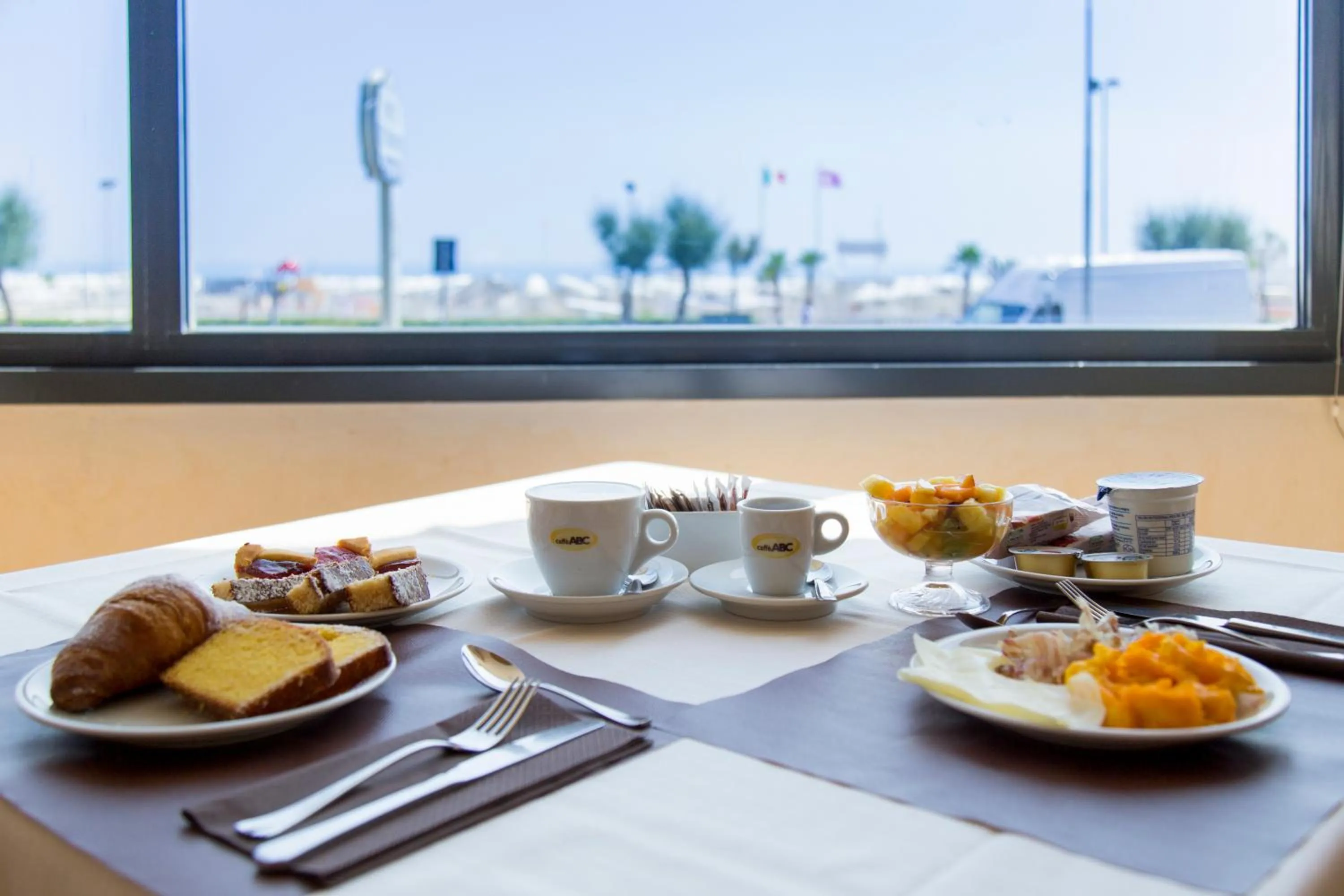 Food and drinks in Hotel Metropole