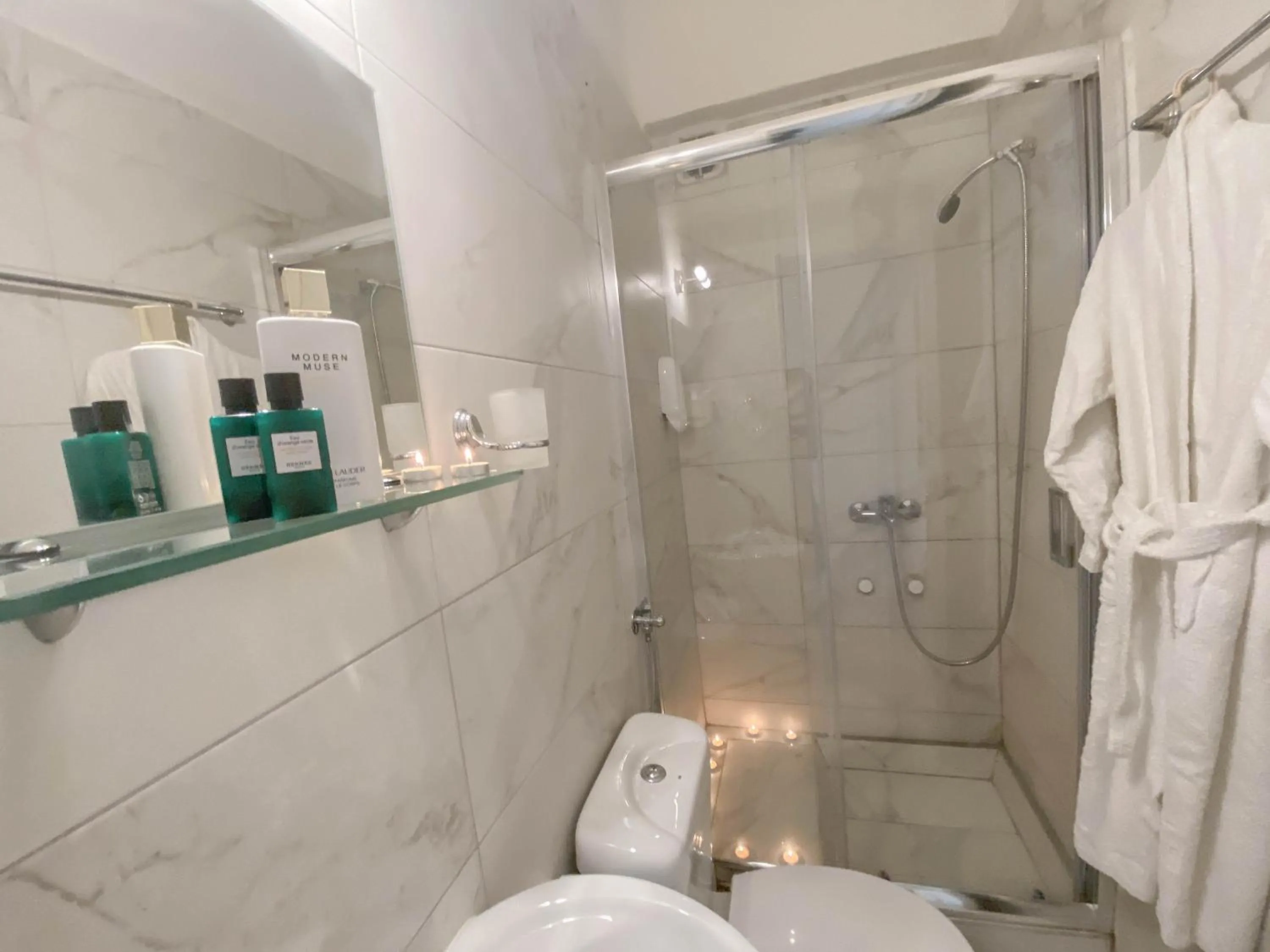 Bathroom in San Georgio Hotel