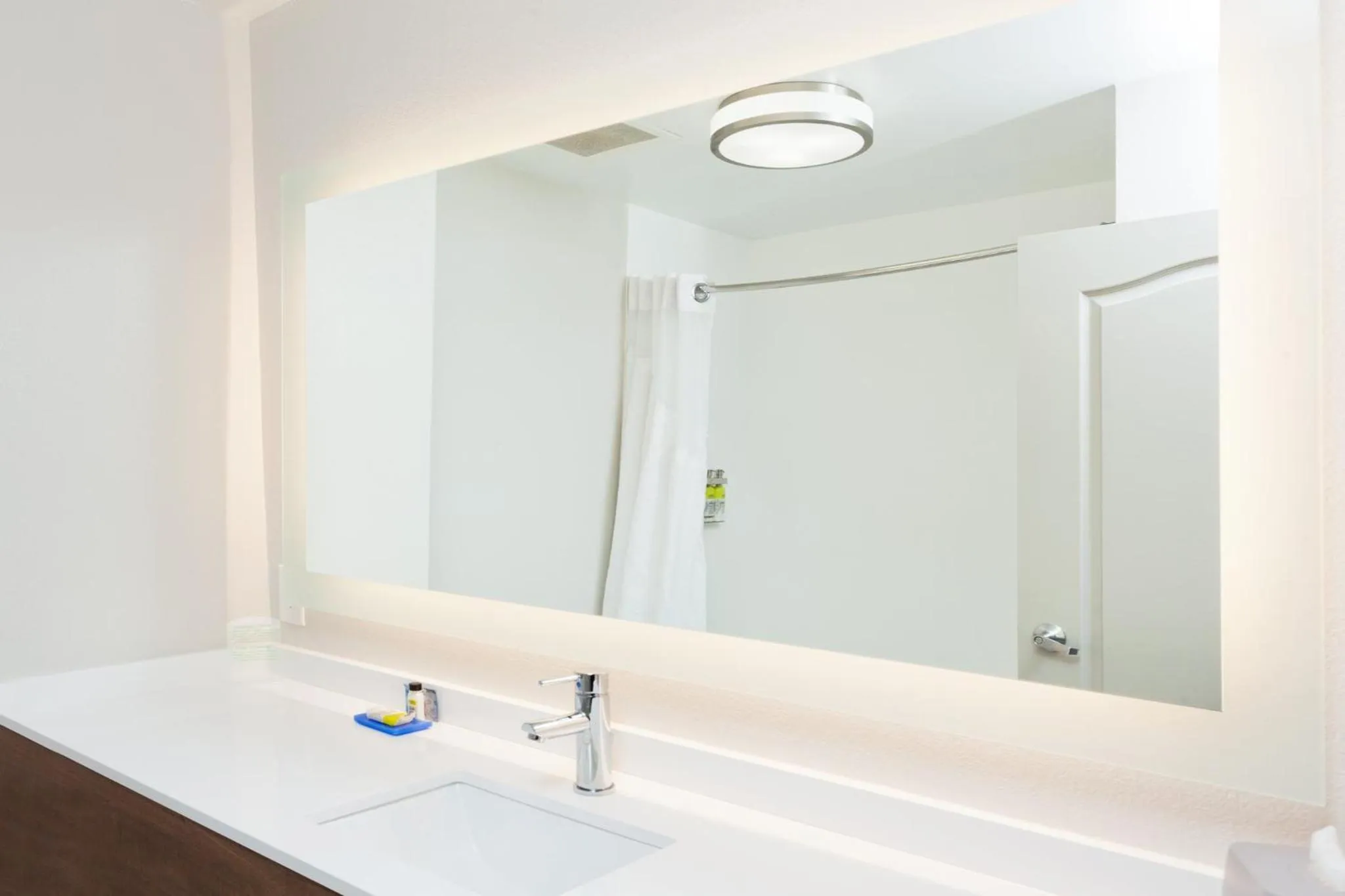 Bathroom in Holiday Inn Express Rome-East by IHG