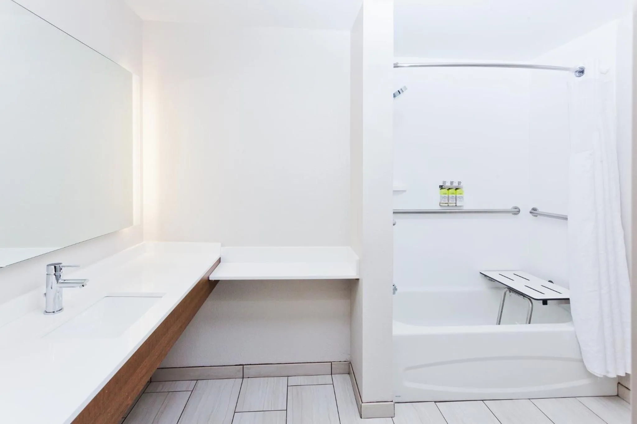 Bathroom in Holiday Inn Express Rome-East by IHG