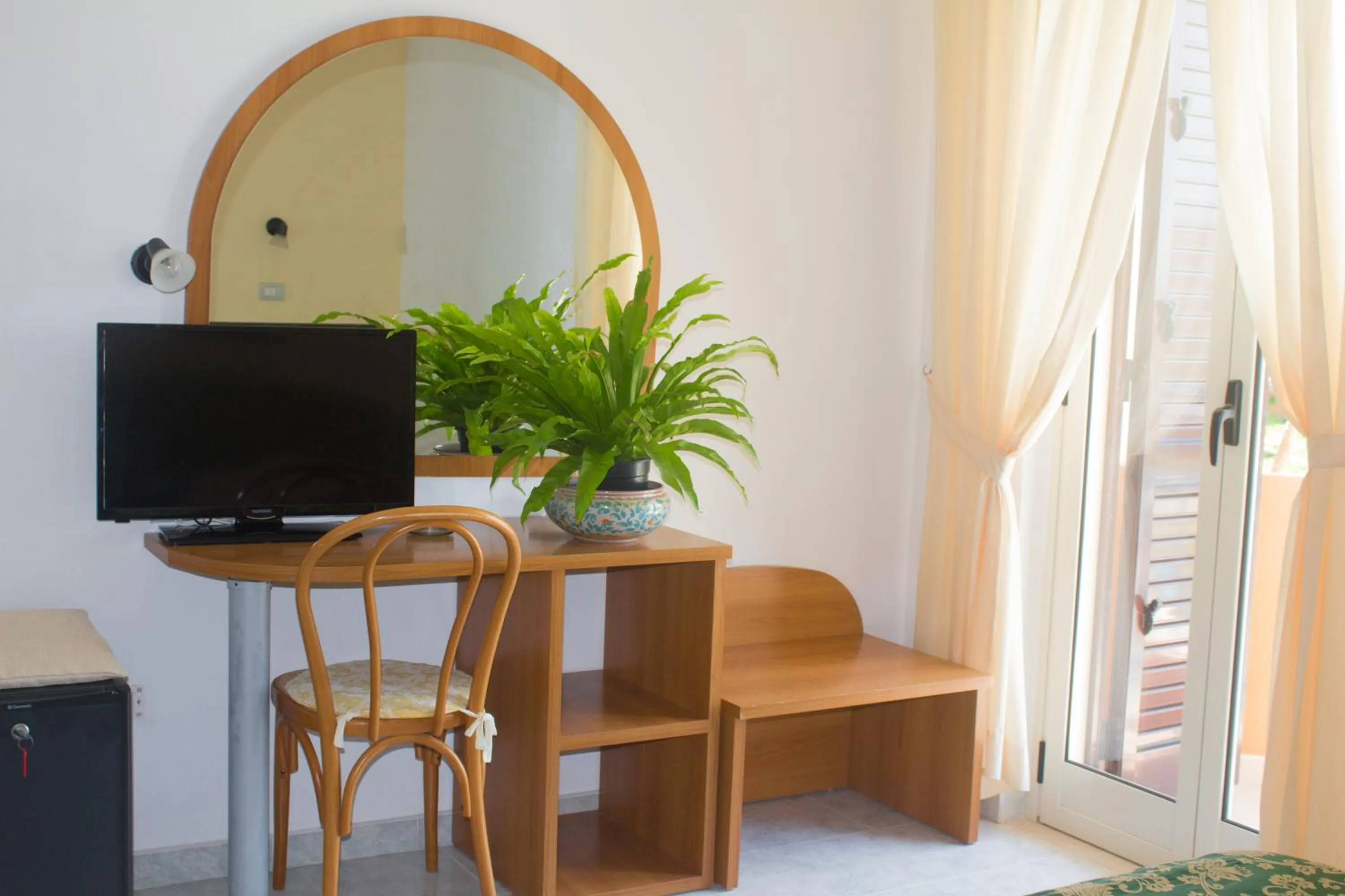 TV and multimedia in Hotel Grotticelle