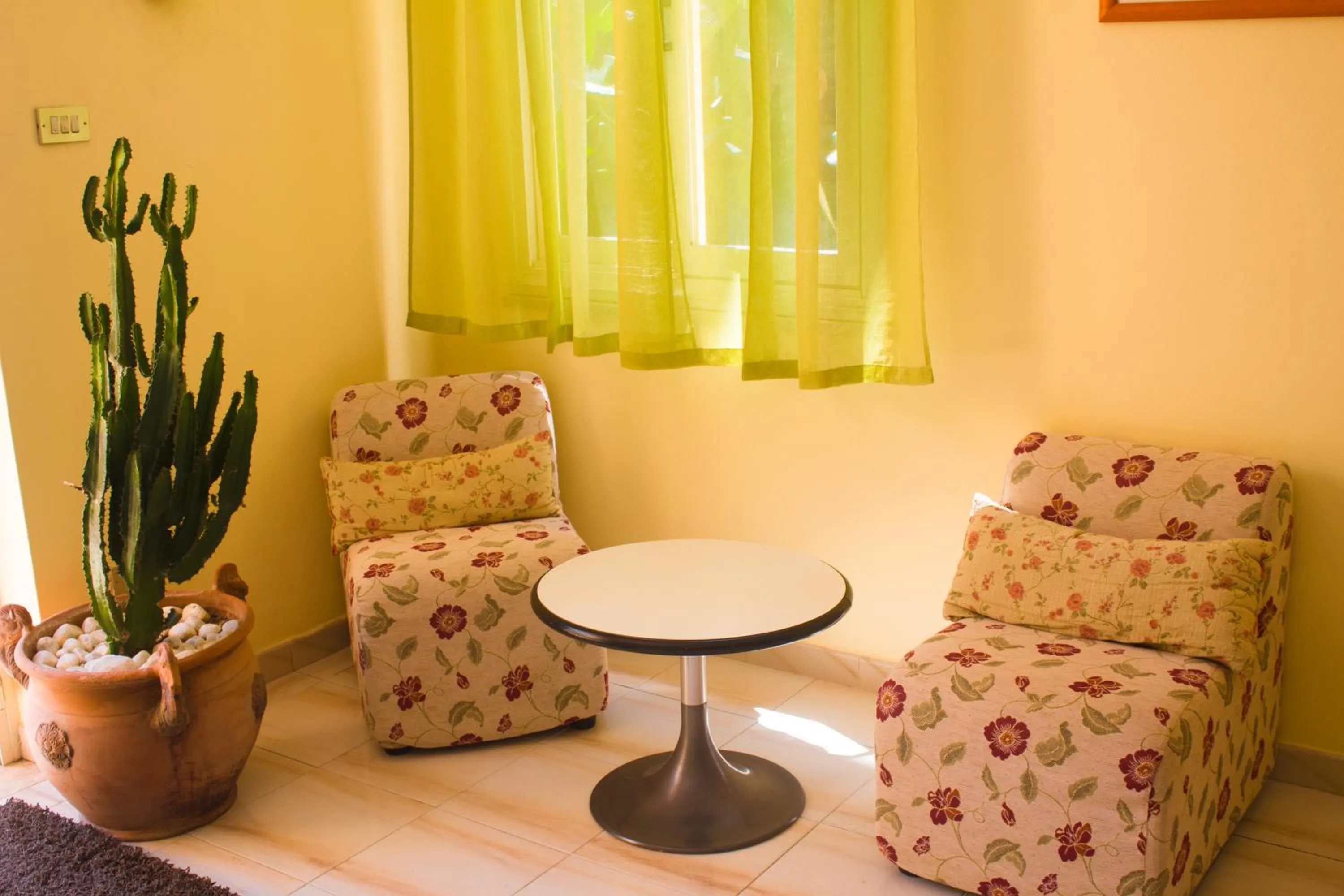 Seating area in Hotel Grotticelle