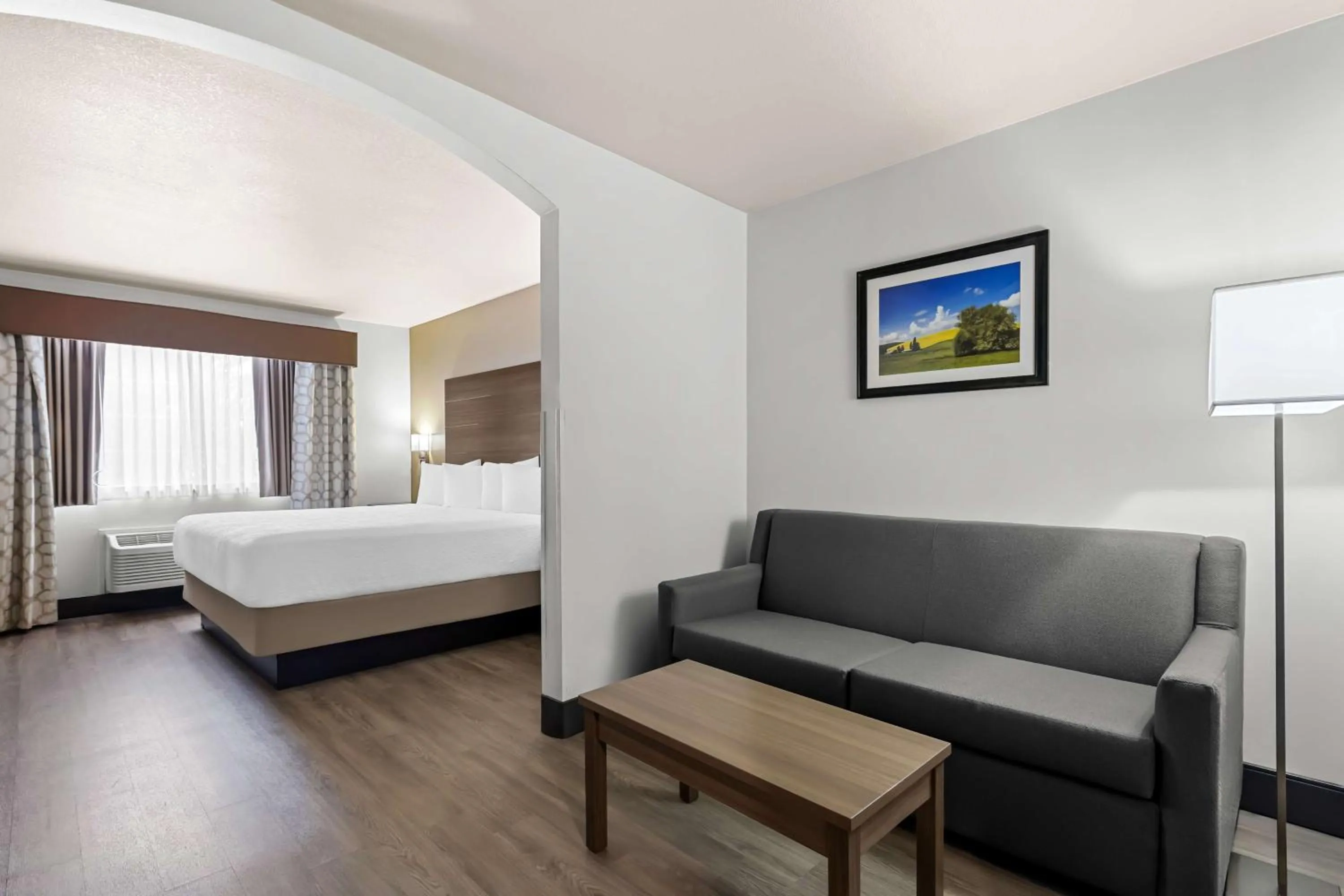 Bedroom, Bed in Best Western Plus Caldwell Inn & Suites