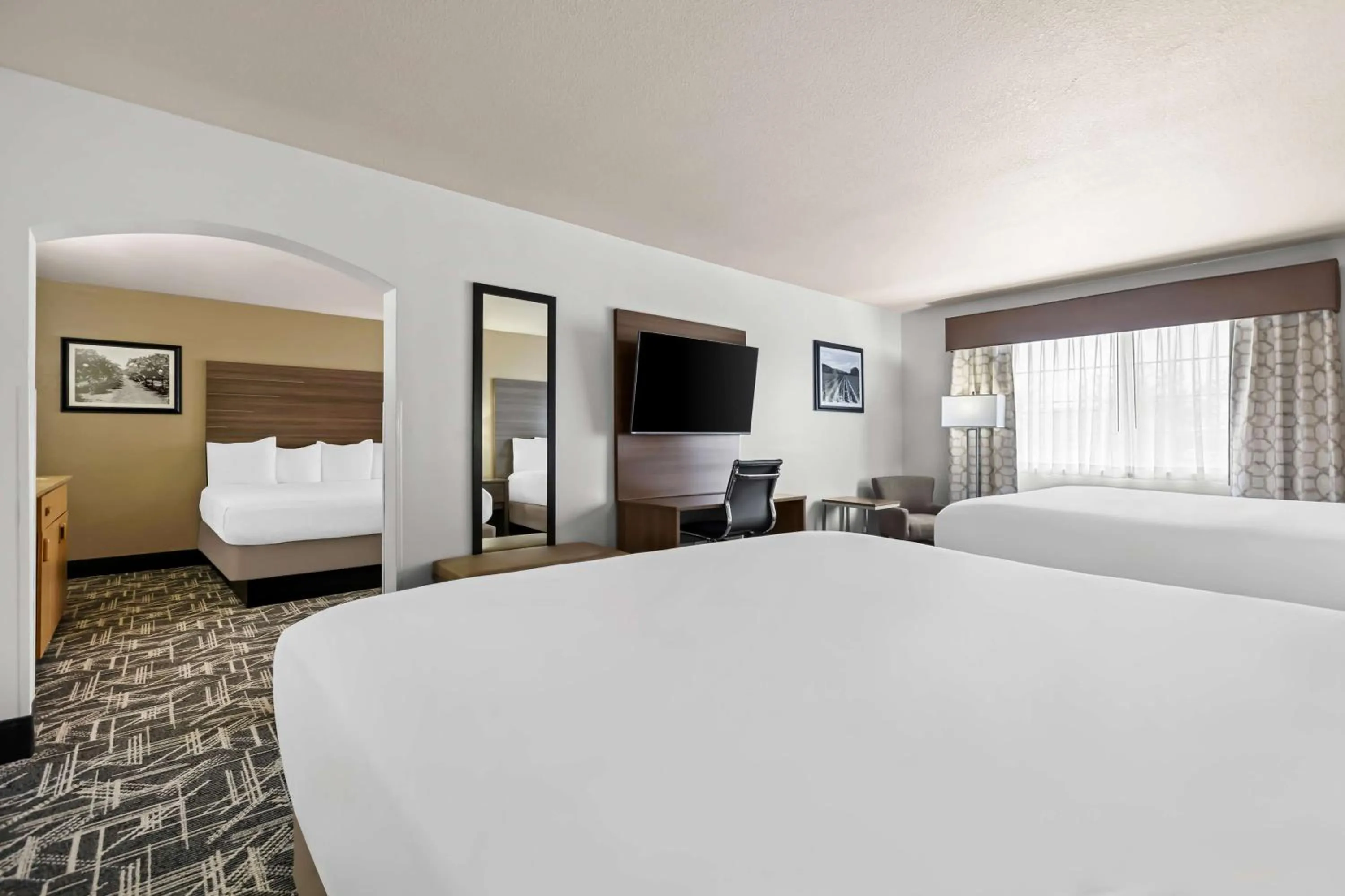 Bedroom, Bed in Best Western Plus Caldwell Inn & Suites