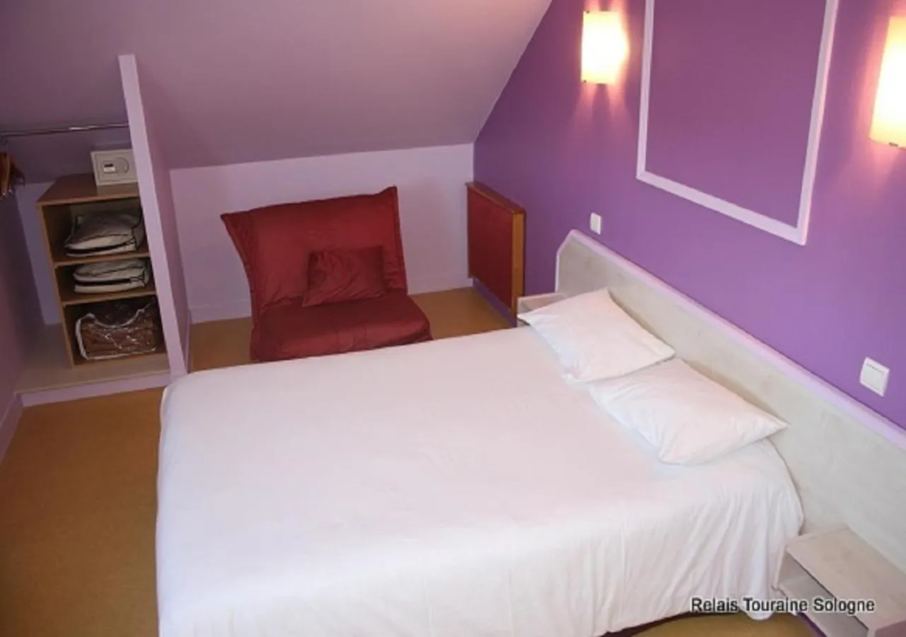 Bed in Relais Touraine Sologne