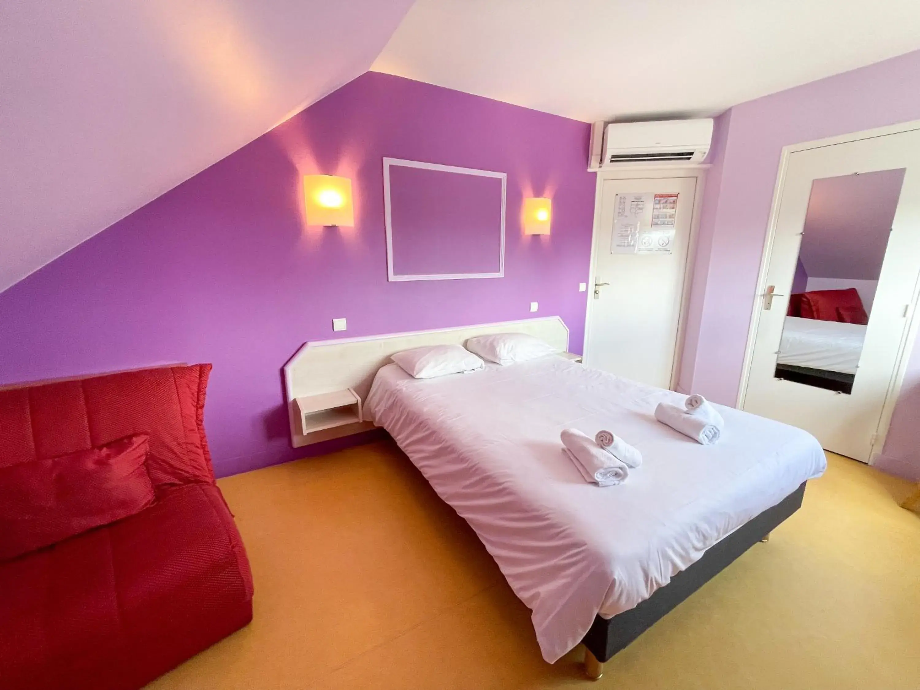 Double Room with Extra Bed in Relais Touraine Sologne Double Room with Extra Bed in Relais Touraine Sologne