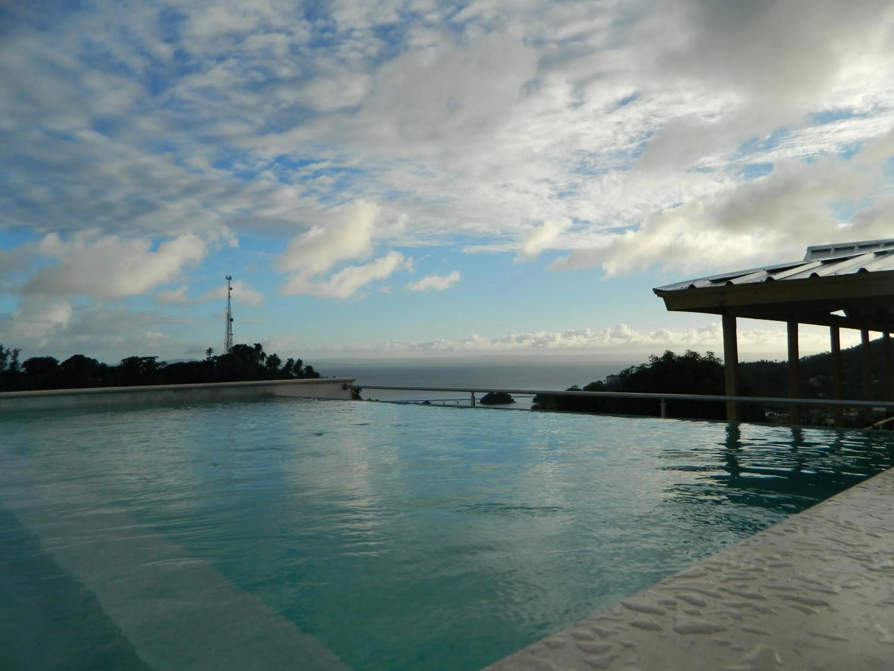 Swimming pool in Figaro Hotel Samana