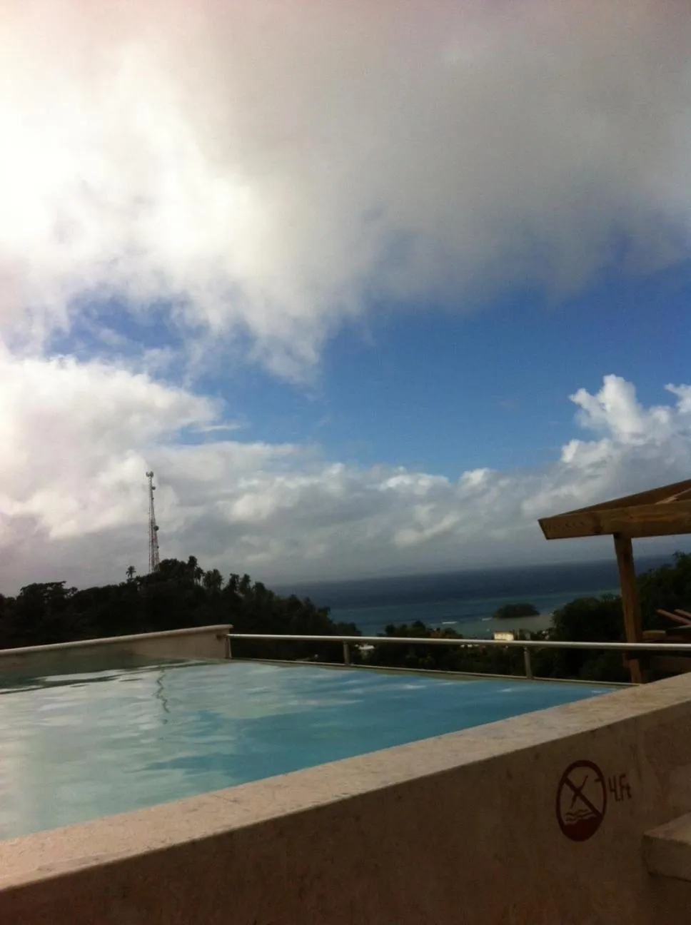 Swimming pool in Figaro Hotel Samana