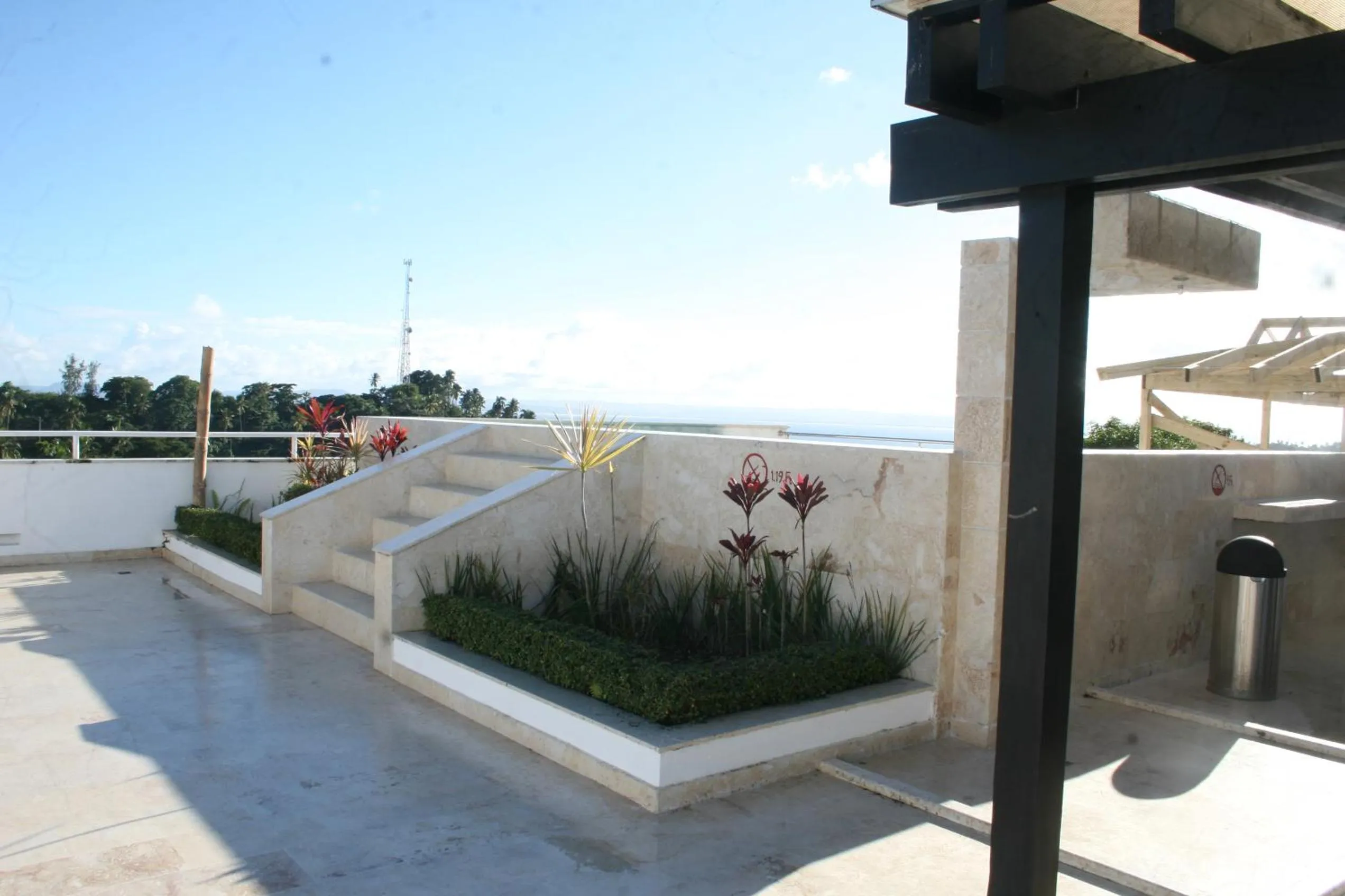 Swimming pool in Figaro Hotel Samana