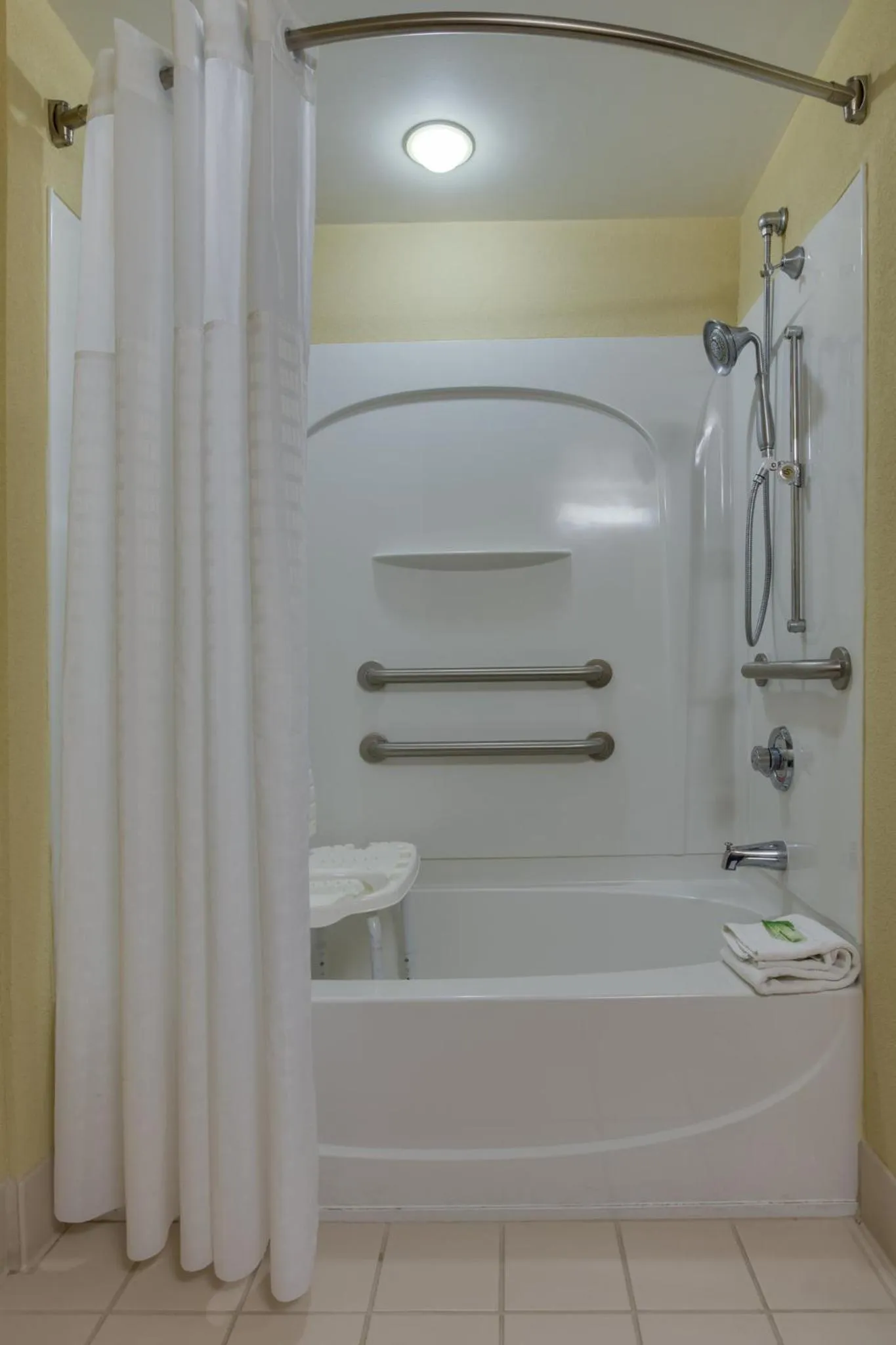 Bathroom in Holiday Inn Express & Suites Sebring by IHG