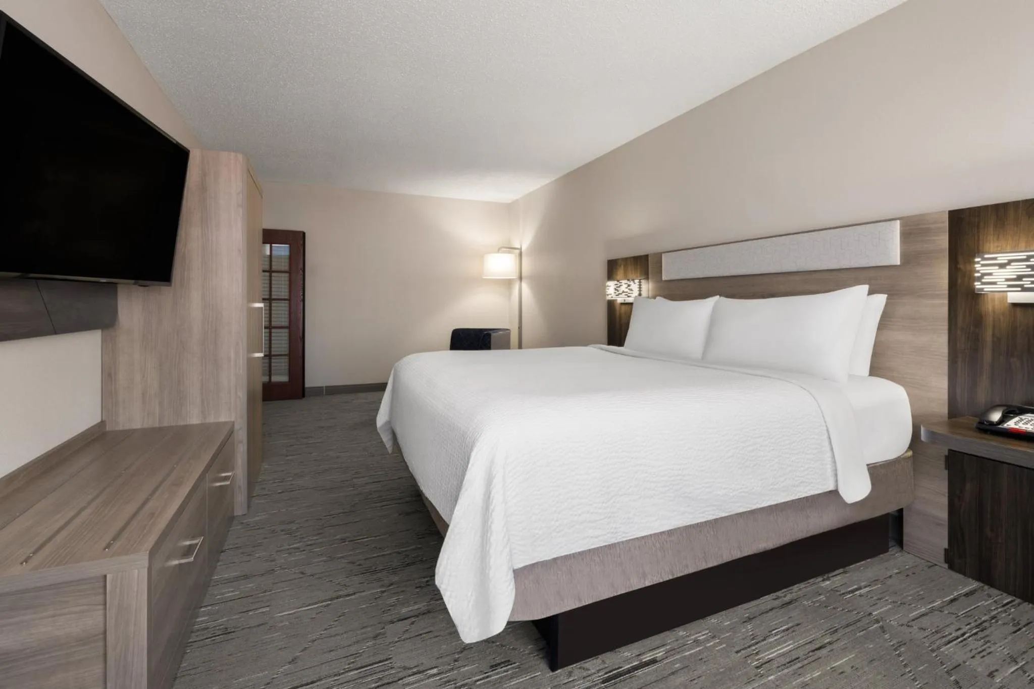 Photo of the whole room, Bed in Holiday Inn Express & Suites Sebring by IHG
