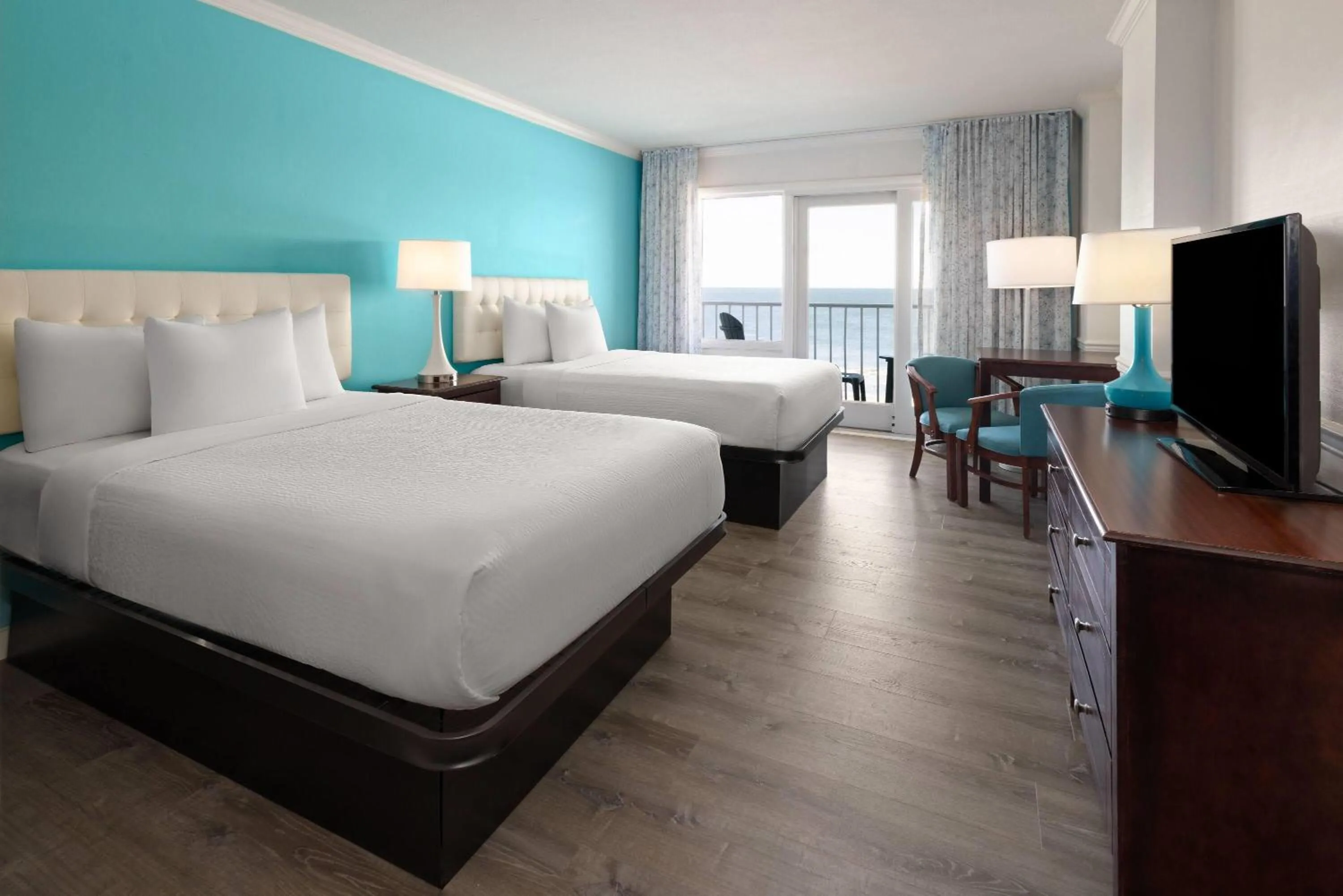 Photo of the whole room, Bed in Howard Johnson Plaza by Wyndham Ocean City Oceanfront