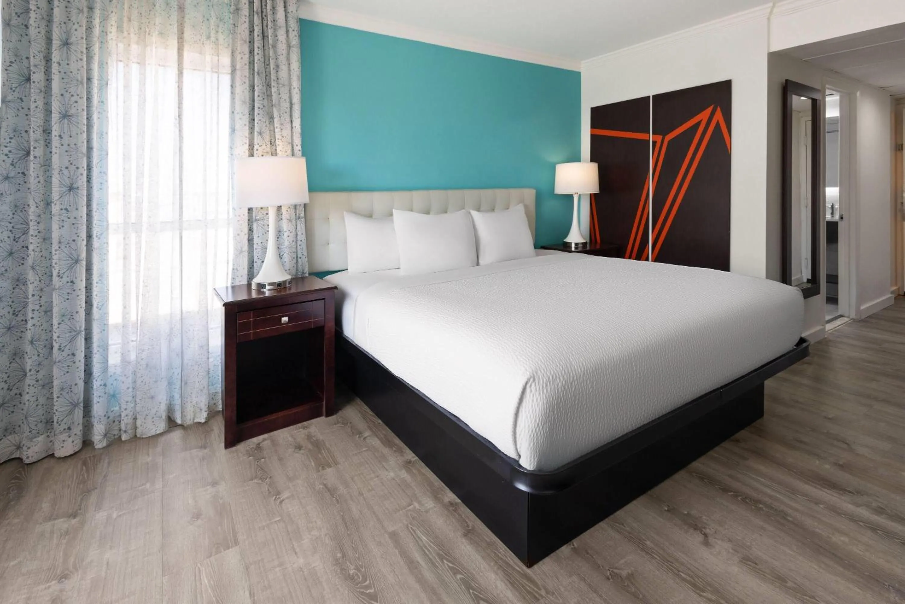 Photo of the whole room, Bed in Howard Johnson Plaza by Wyndham Ocean City Oceanfront