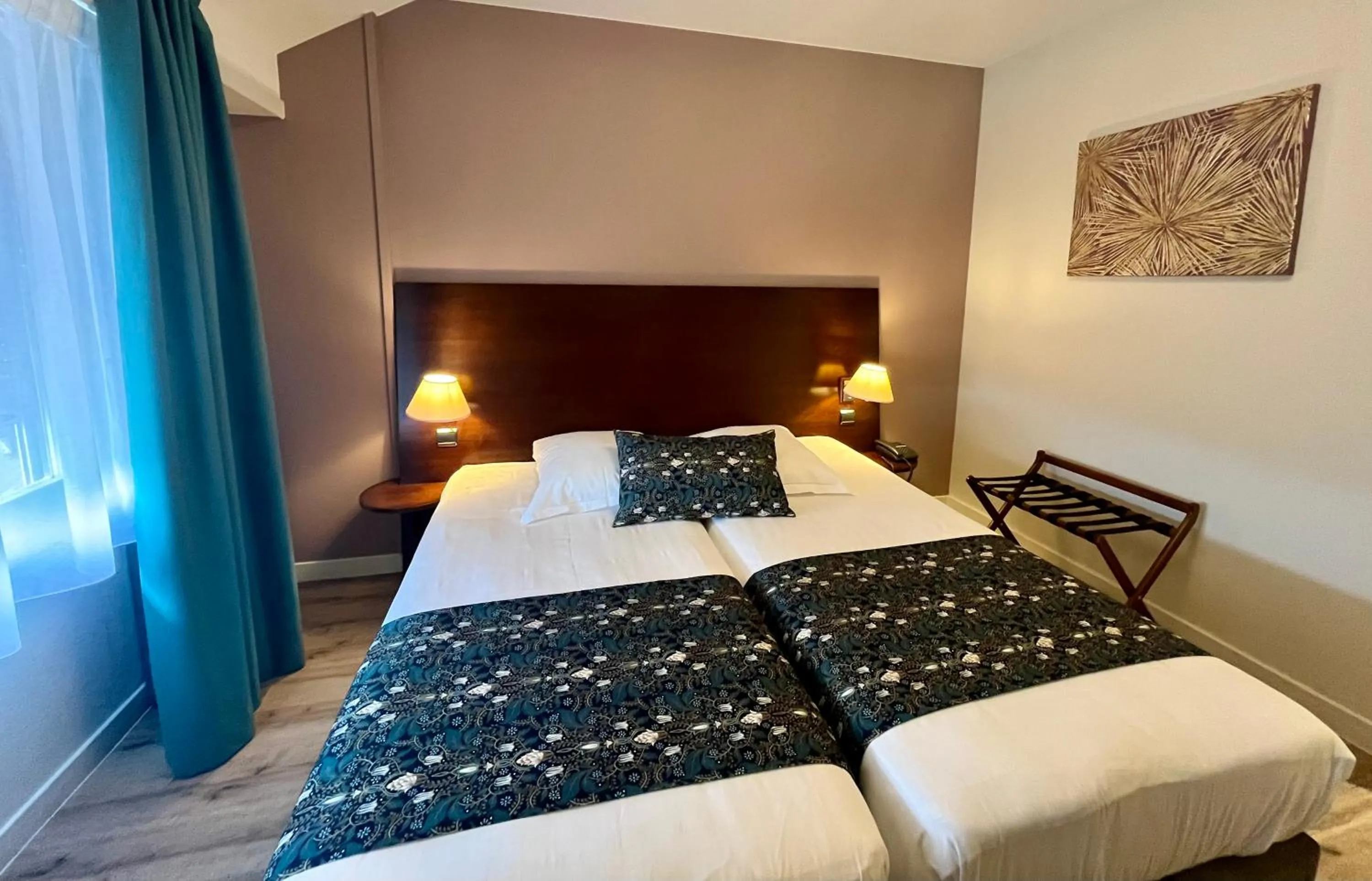 Bedroom, Bed in Hôtel Le Ménestrel