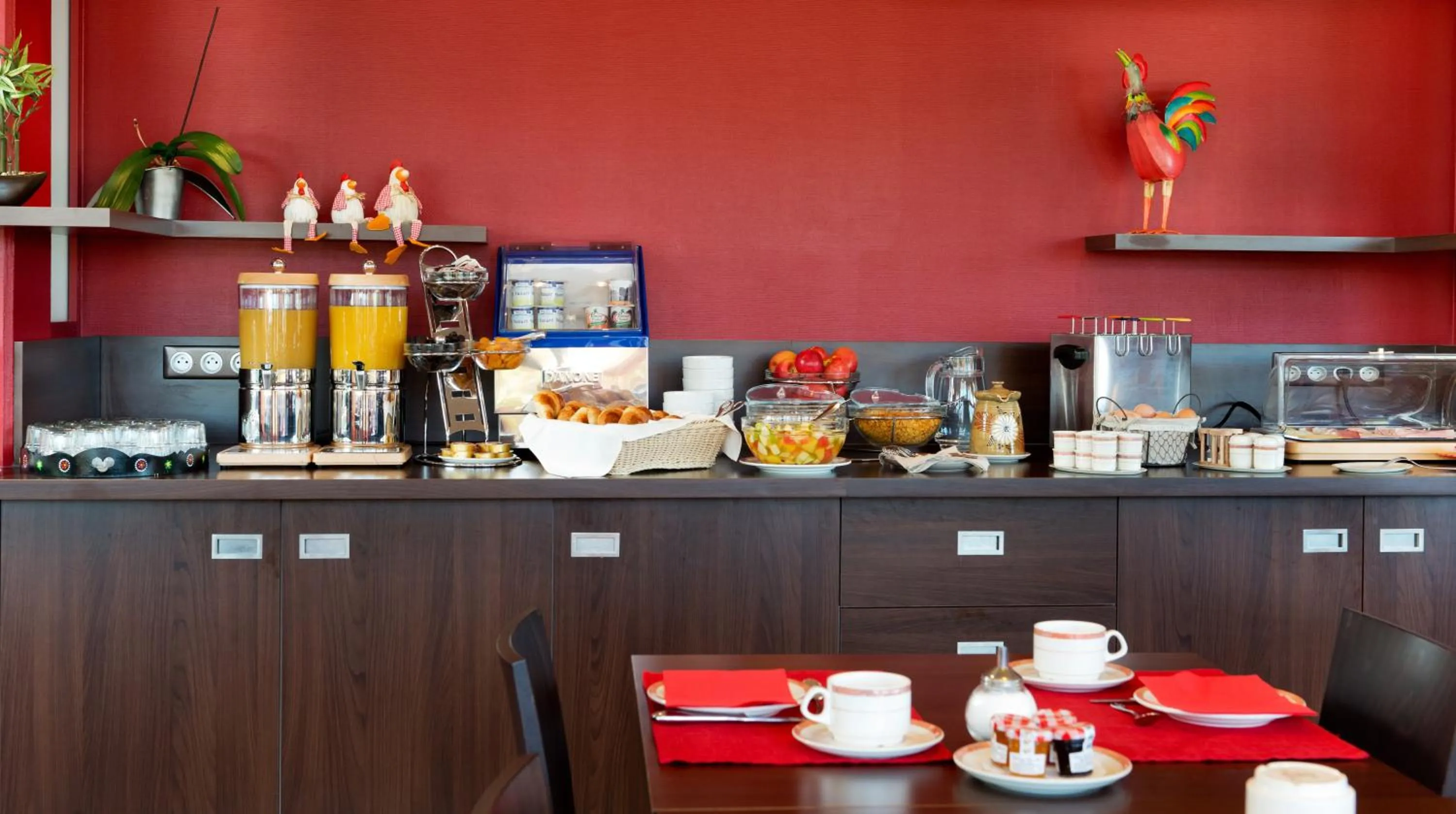 Restaurant/places to eat in Hôtel Le Ménestrel