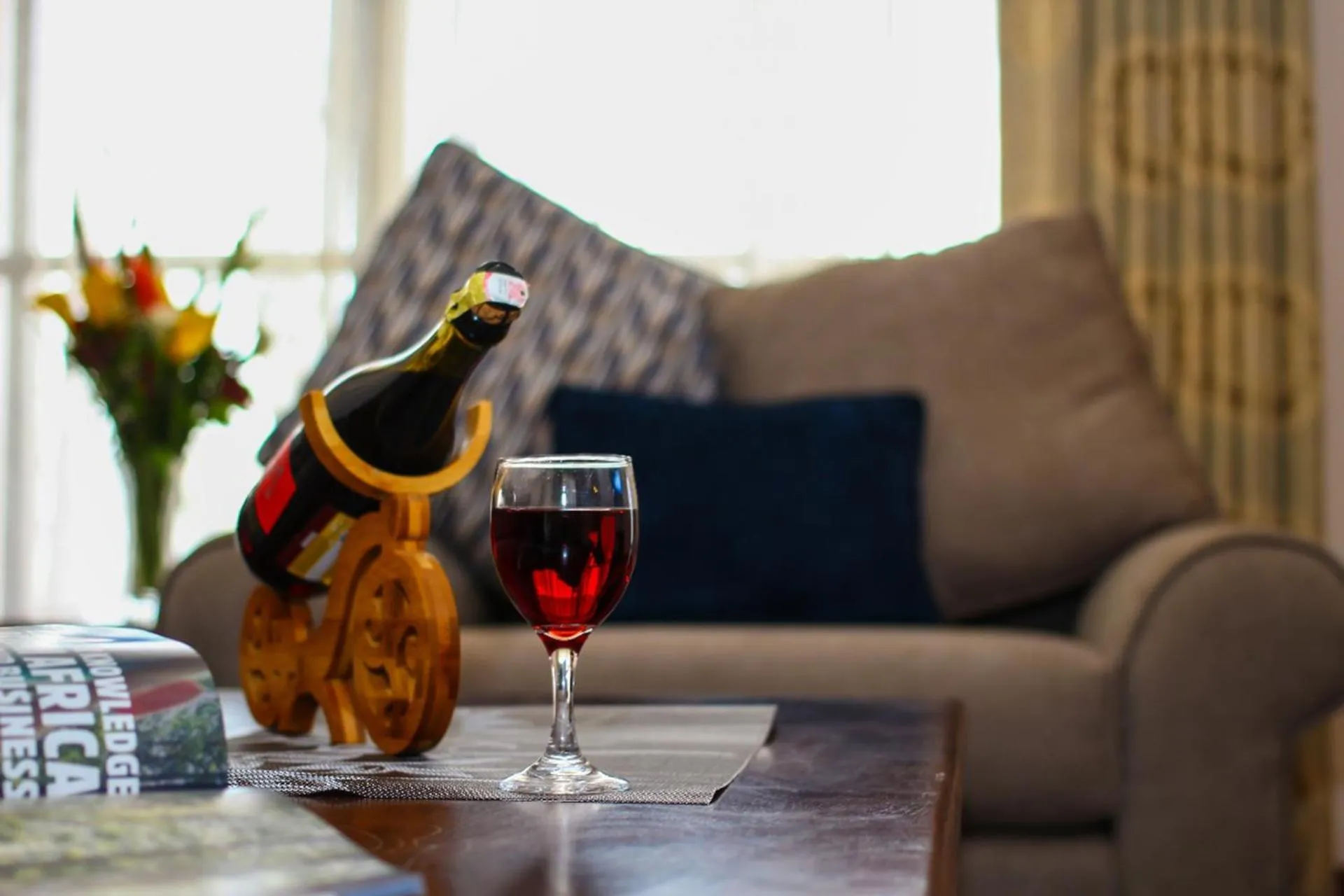 Evening entertainment in Highlands Suites Hotel Apartments