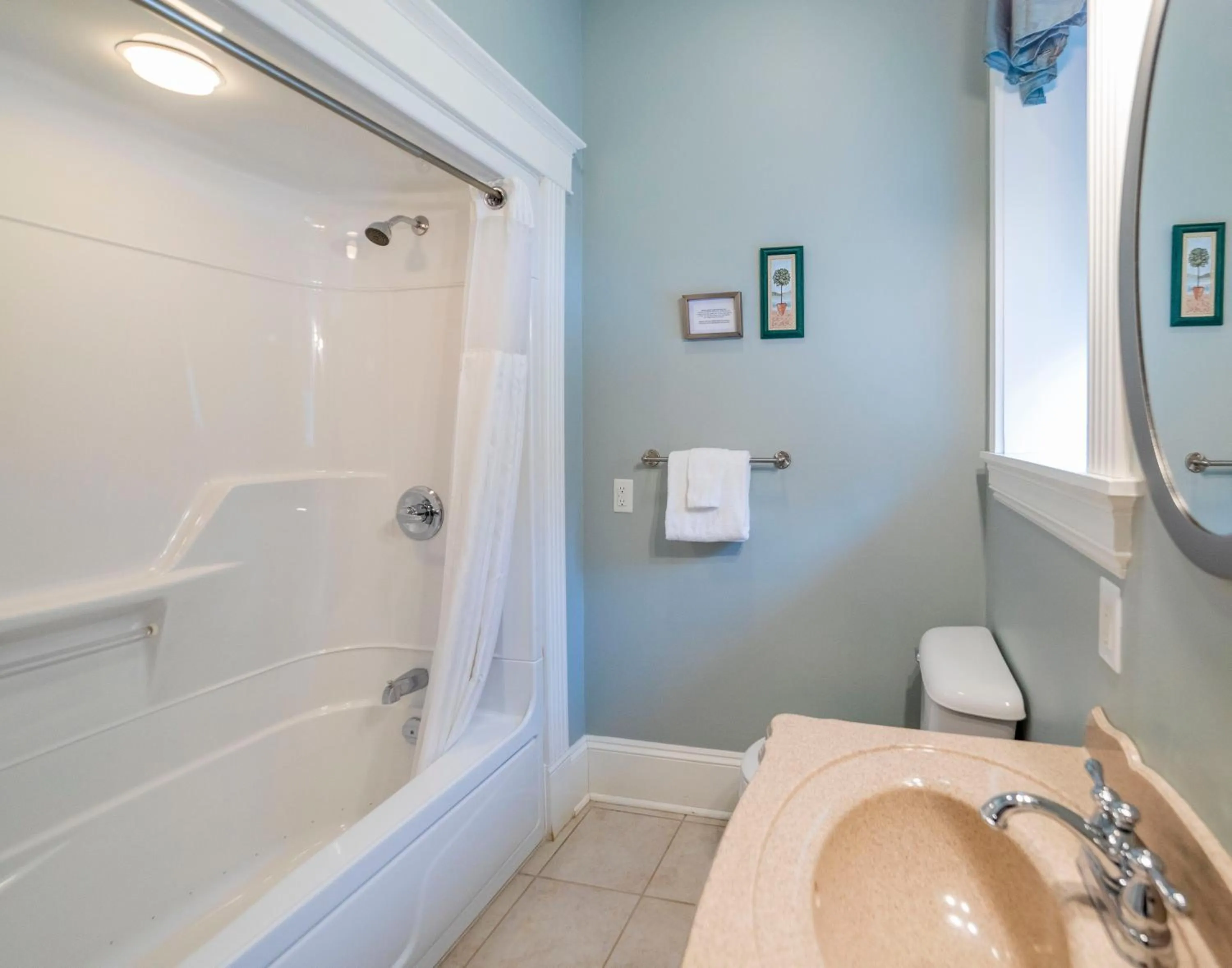 Bathroom in Chipman Hill Suites - Union Street