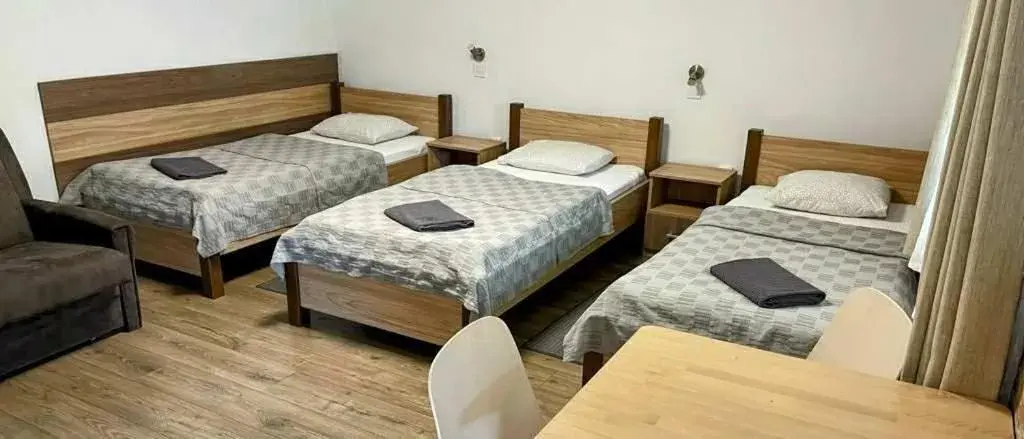 Triple Room in Halász Airport Panzio Triple Room in Halász Airport Panzio