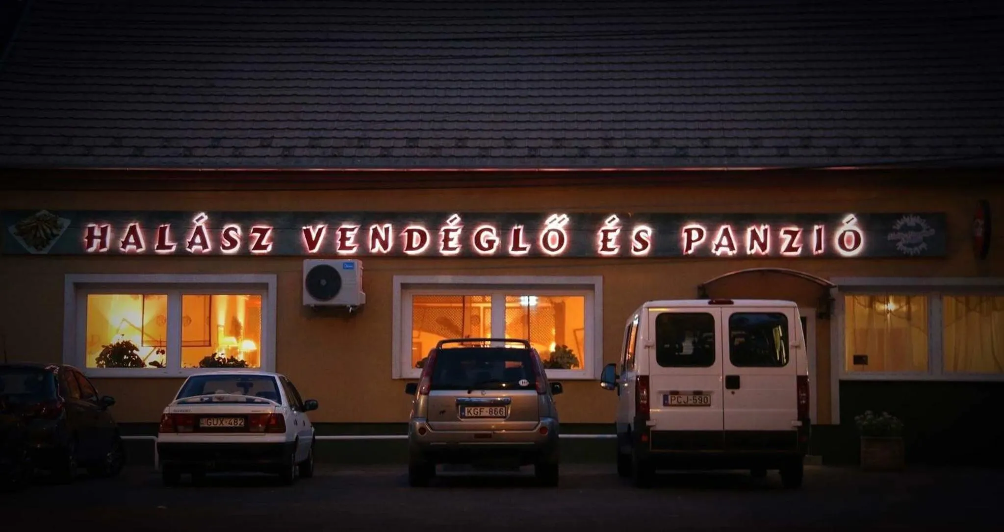 Text overlay in Halász Airport Panzio