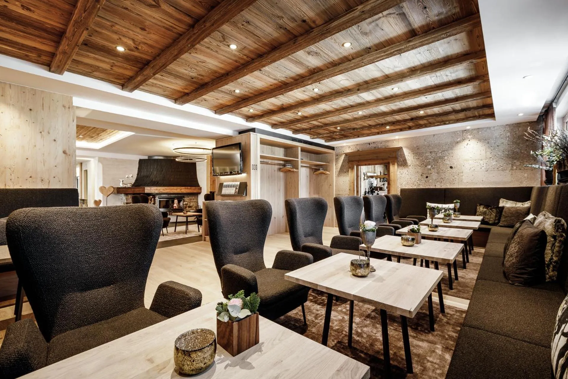 Lobby or reception in Alpen-Comfort-Hotel Central